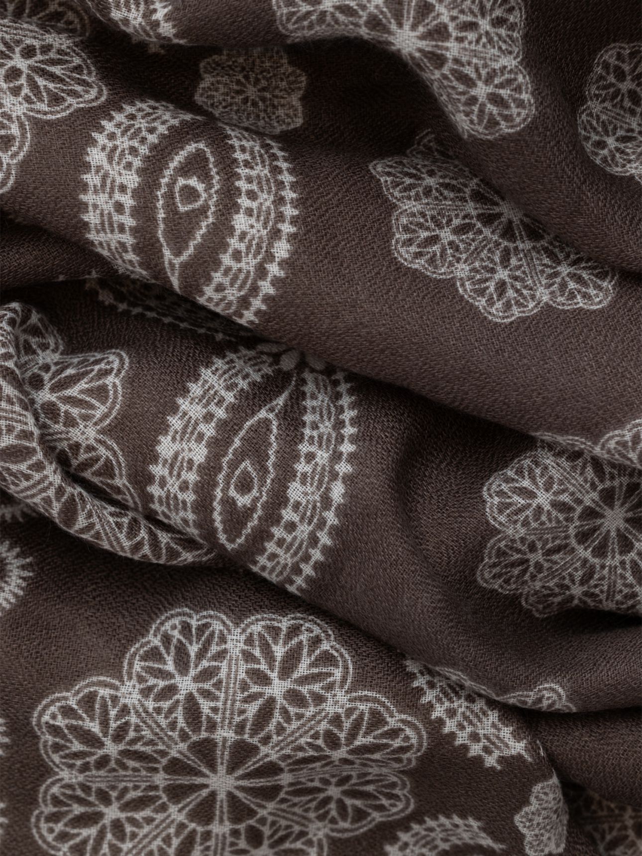 צעיף דק פייזלי