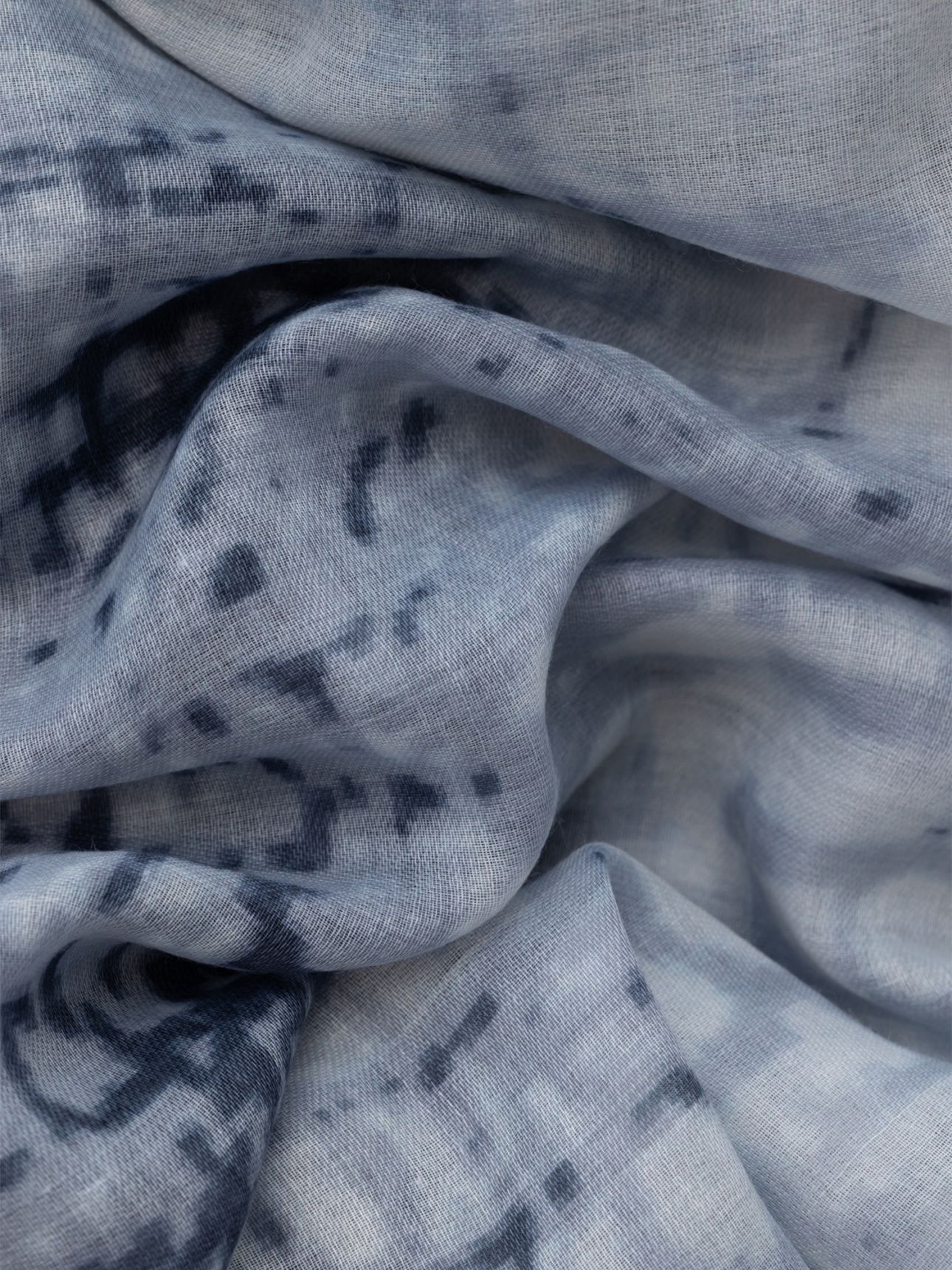 צעיף דק מדבר טאי דאי