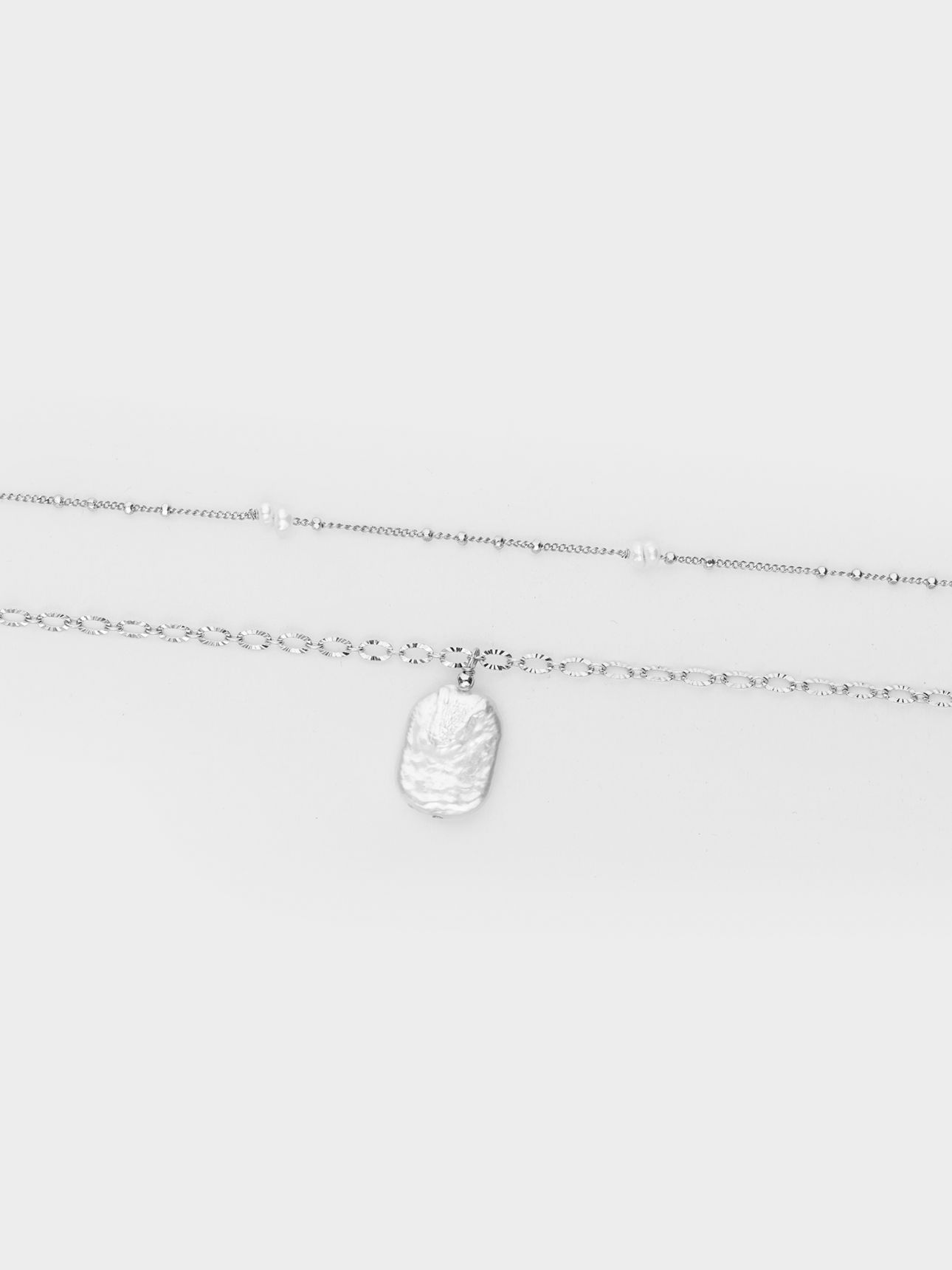 זוג שרשראות פנינים