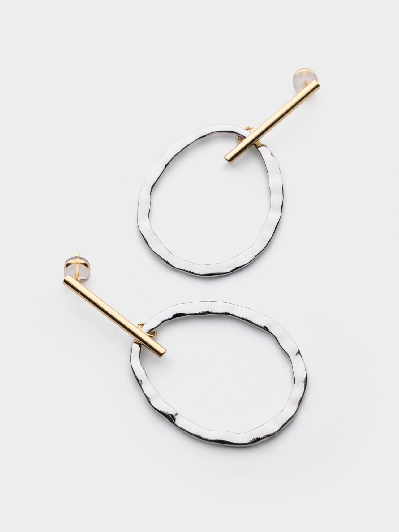 עגילים גיאומטריים