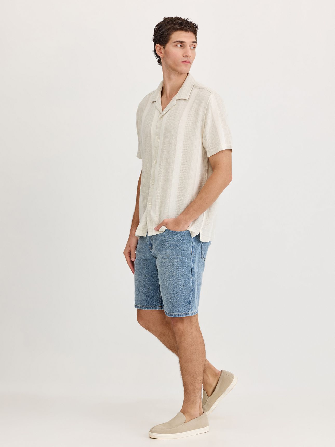 חולצה מכופתרת קצרה חופשה טקסטורה