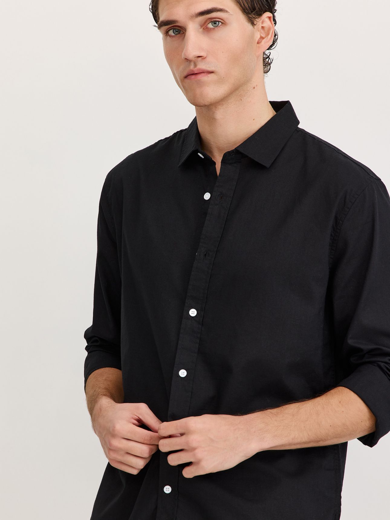 חולצה מכופתרת ארוכה שילוב פשתן