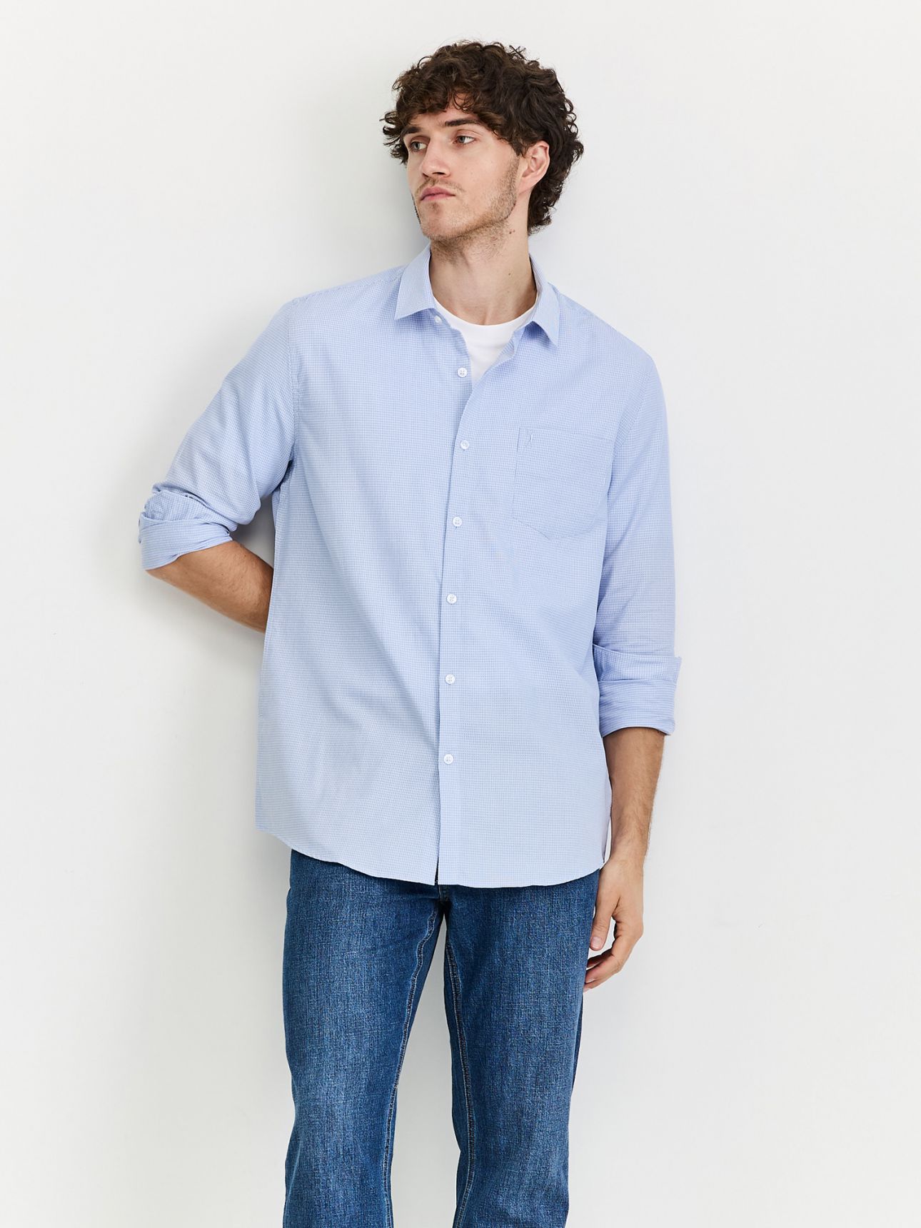 חולצה מכופתרת ארוכה קלאסית עם כיס