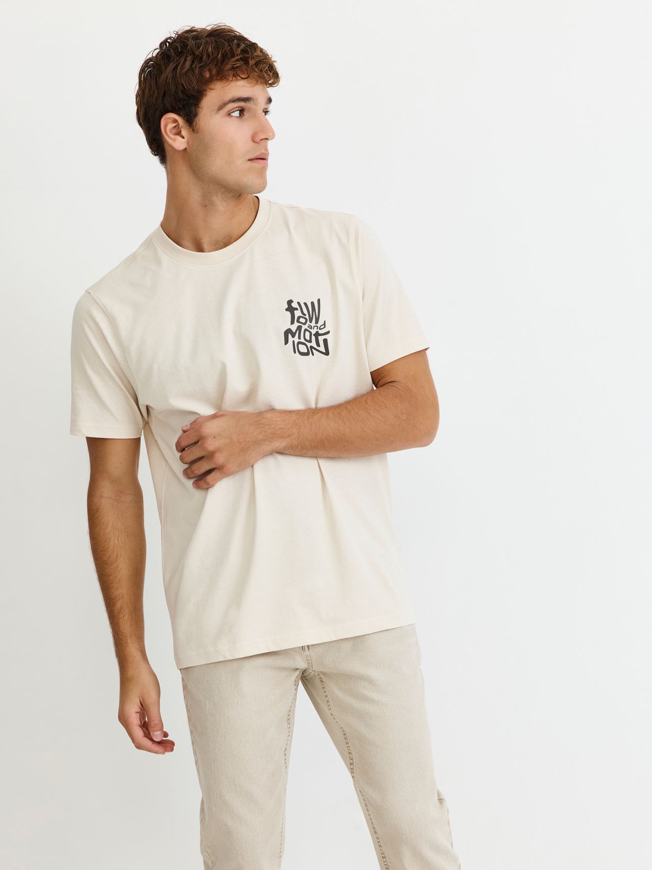 טי שירט קצרה עם דפוס