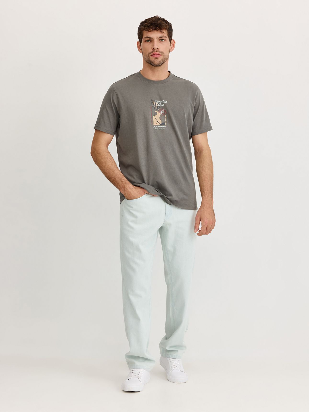 טי שירט קצרה עם דפוס