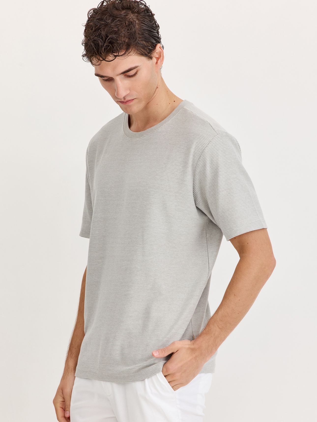 טי שירט טקסטורת פס