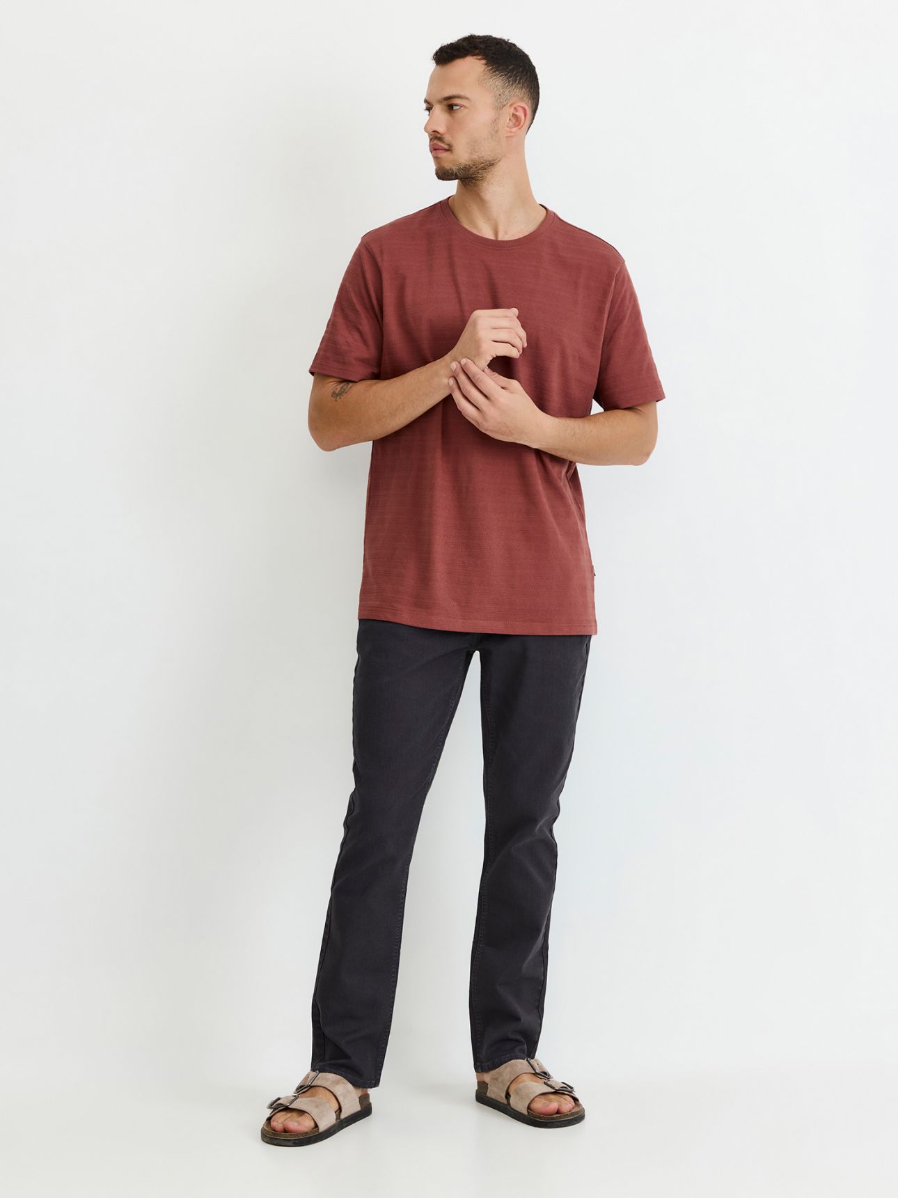 ג’ינס slim צבע