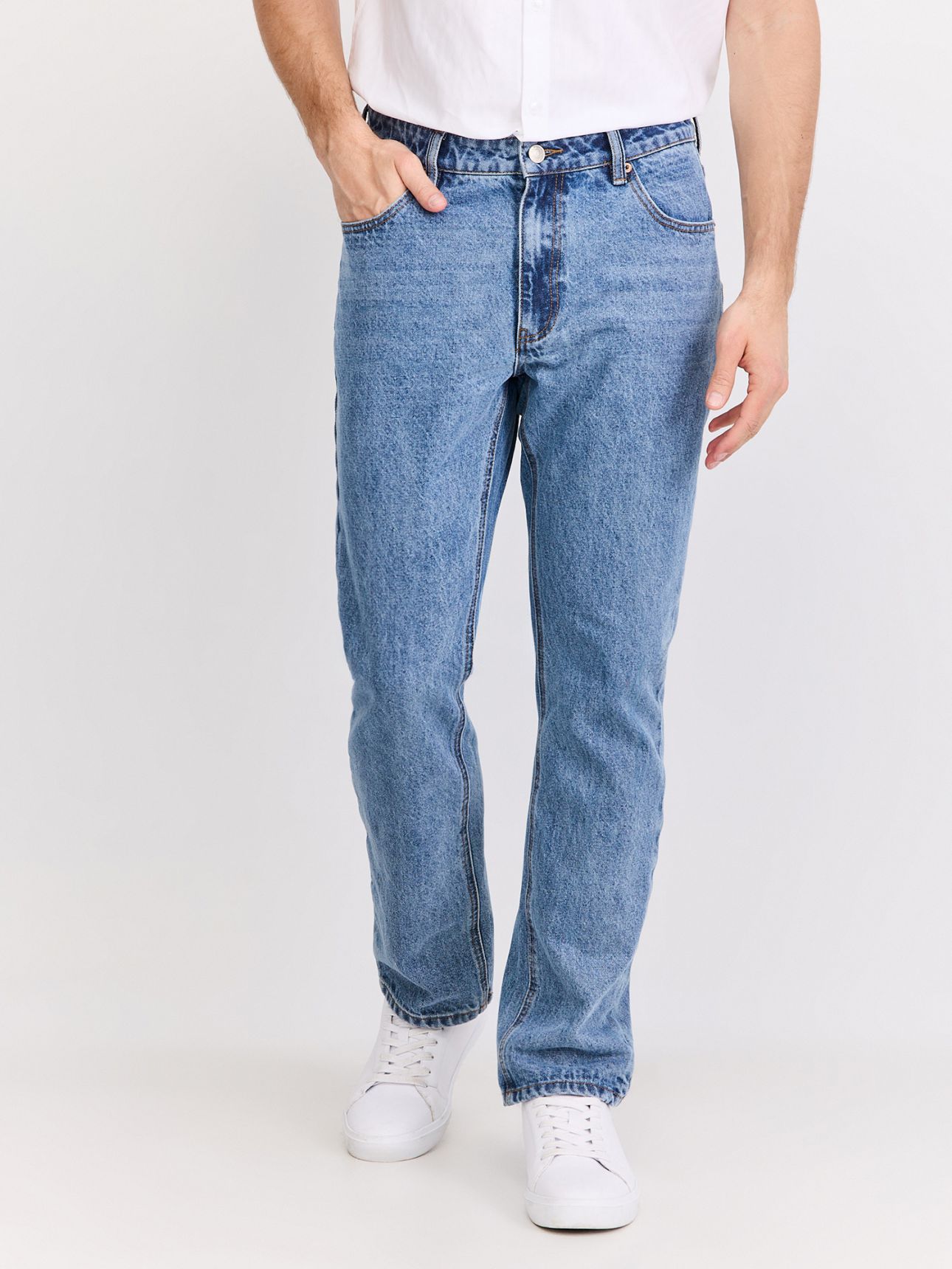 ג’ינס ישר במראה וינטאג’