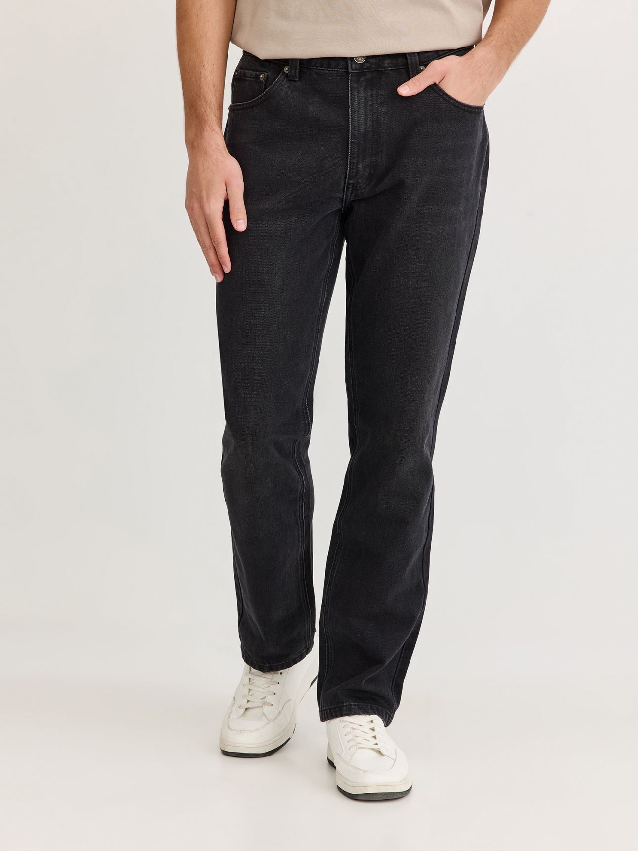 ג’ינס שחור straight