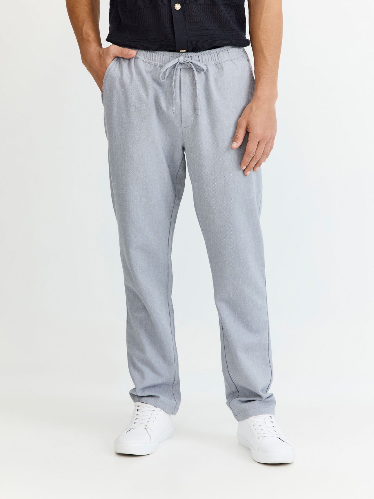 מכנסי צ’ינו טוויל בשילוב פשתן