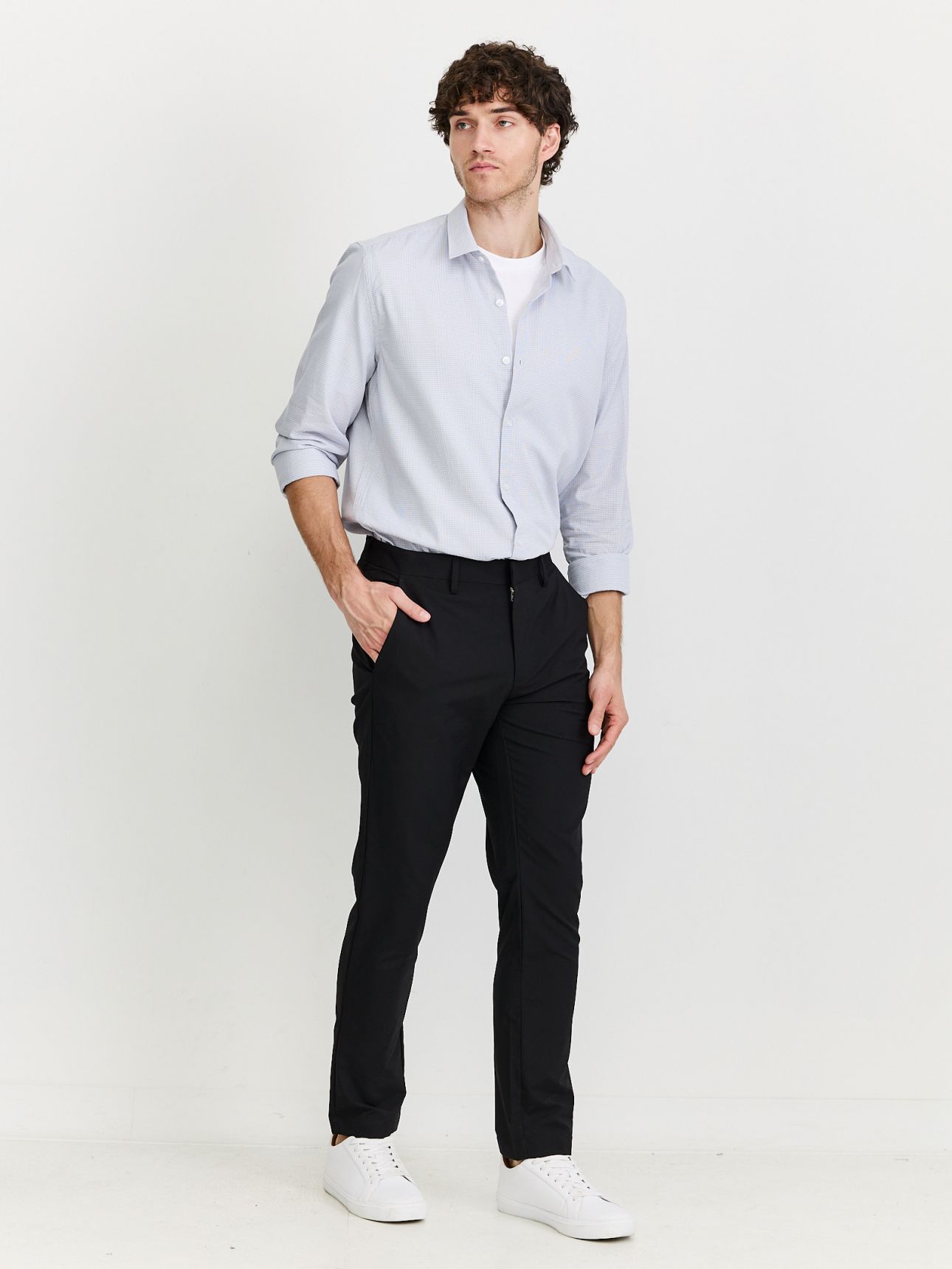 צ’ינו סלים אלגנטי