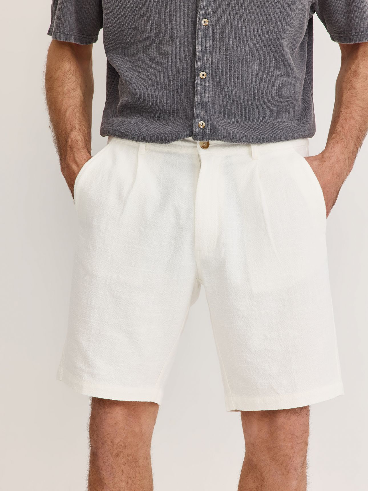 מכנסי ברמודה צ’ינו