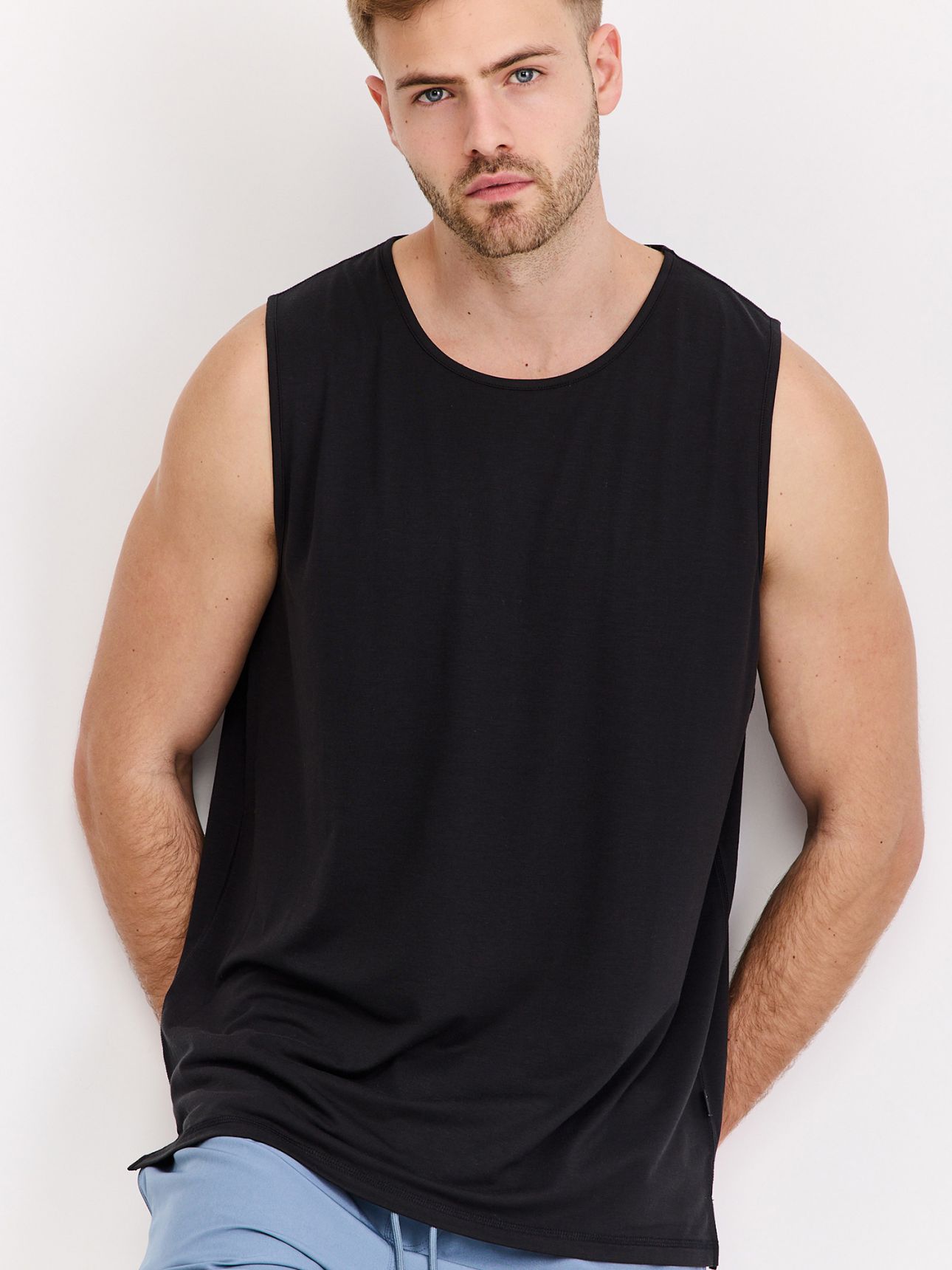 גופיית ספורט