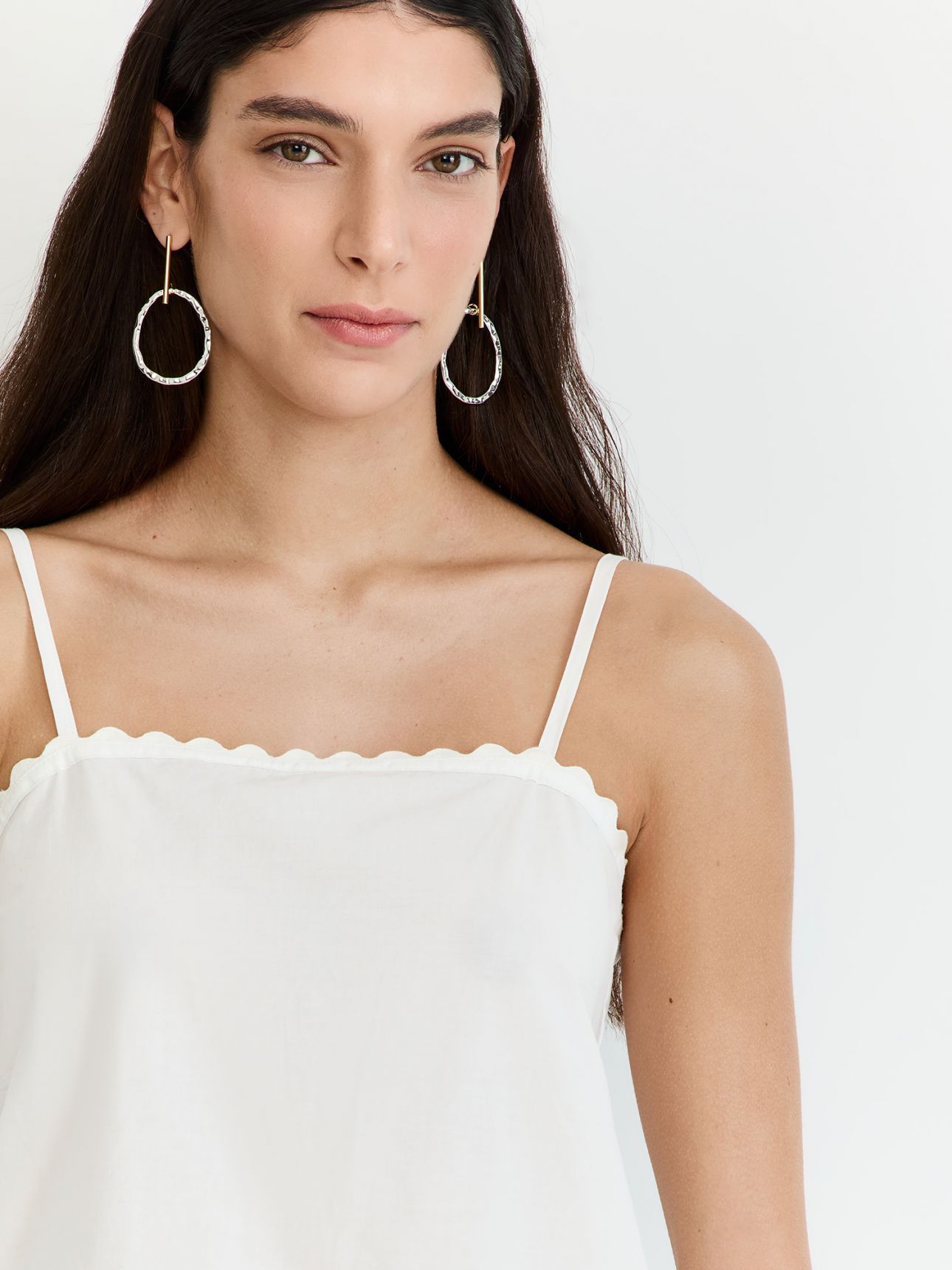 גופייה רקומה כתפיות דקות