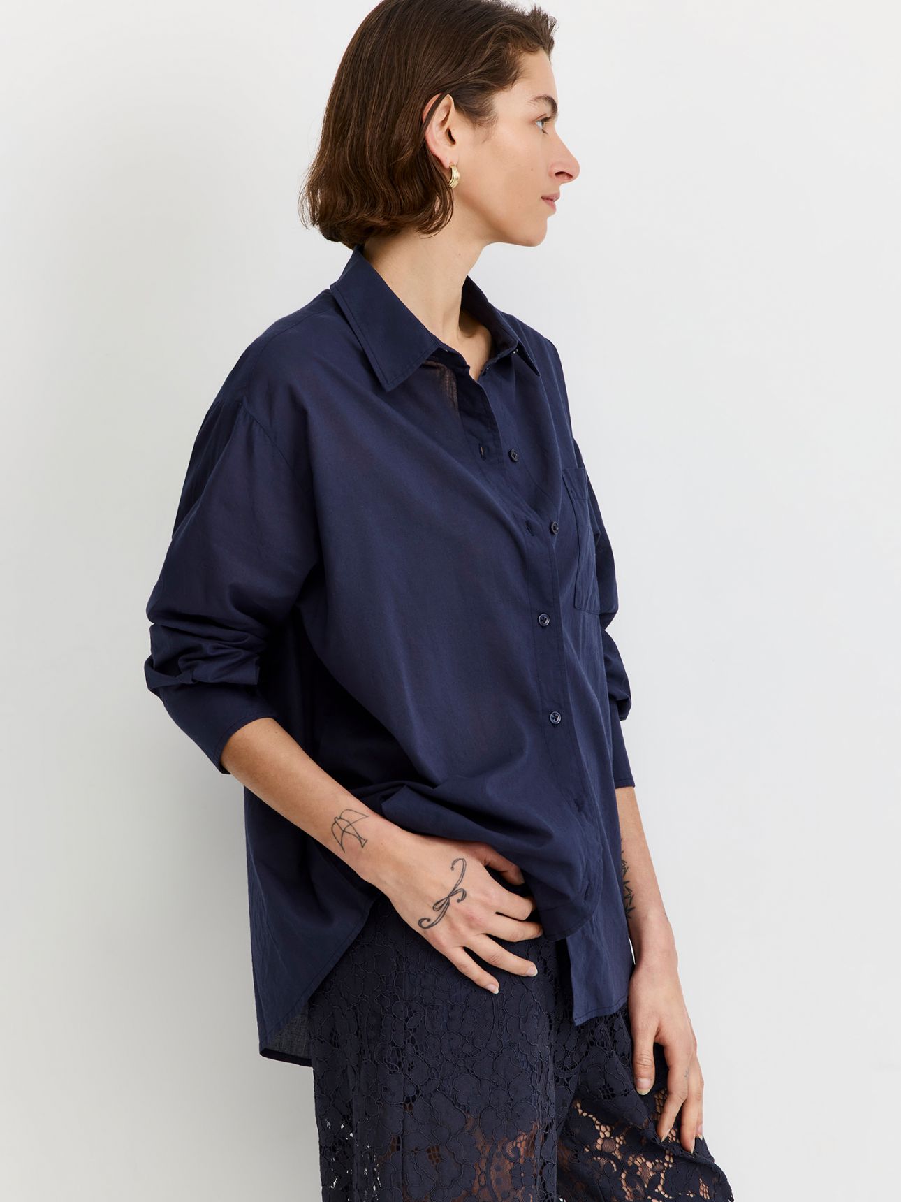 חולצה מכופתרת אוברסייז