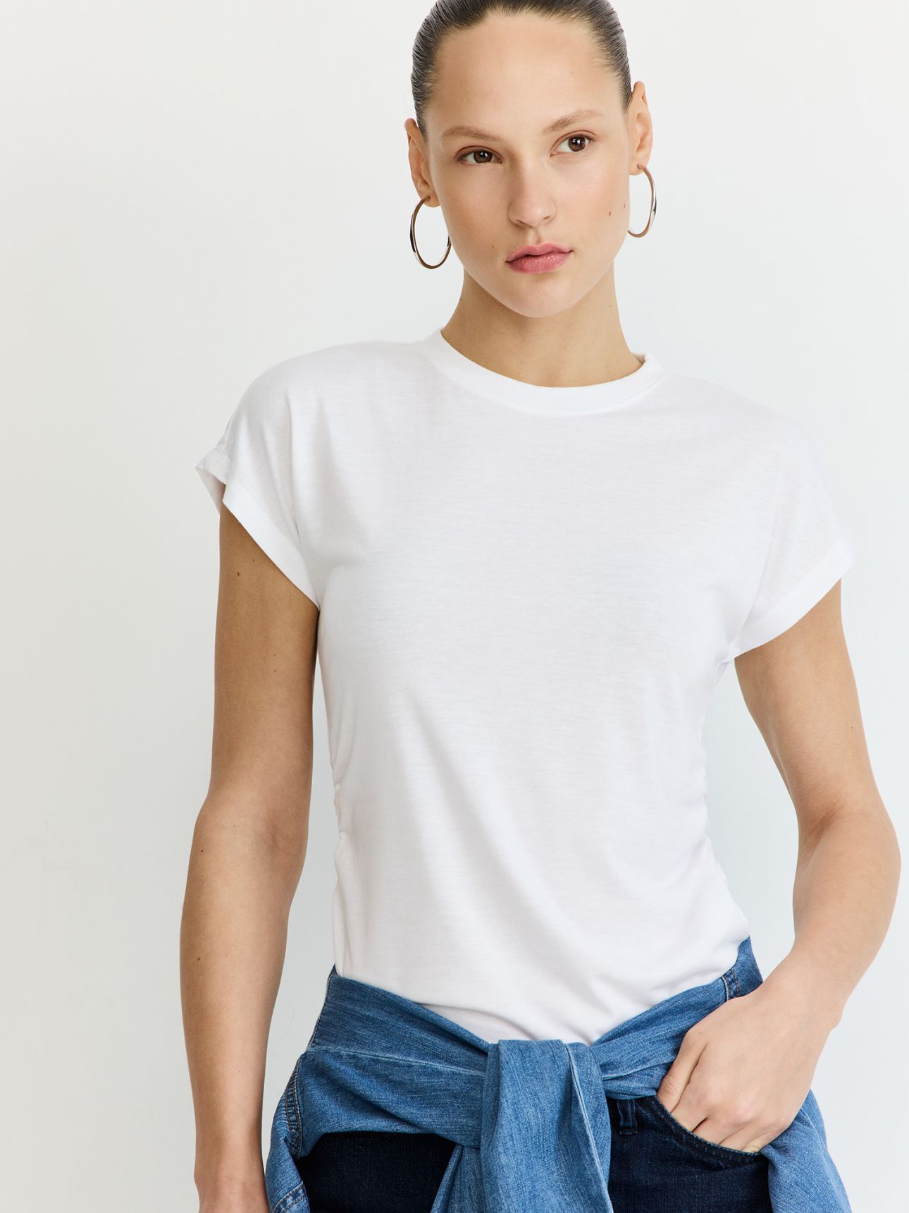 טי שירט כיווצים