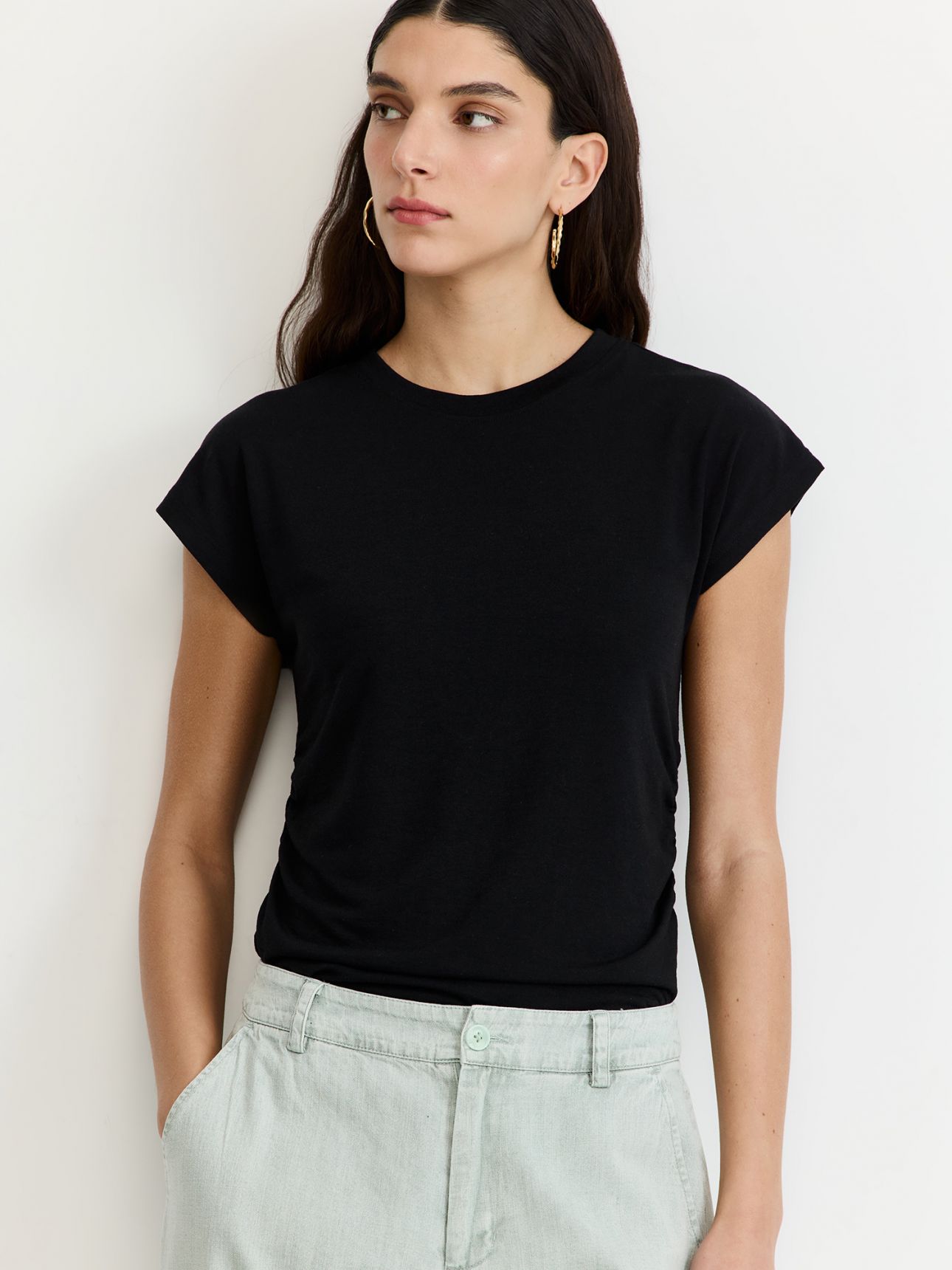 טי שירט כיווצים