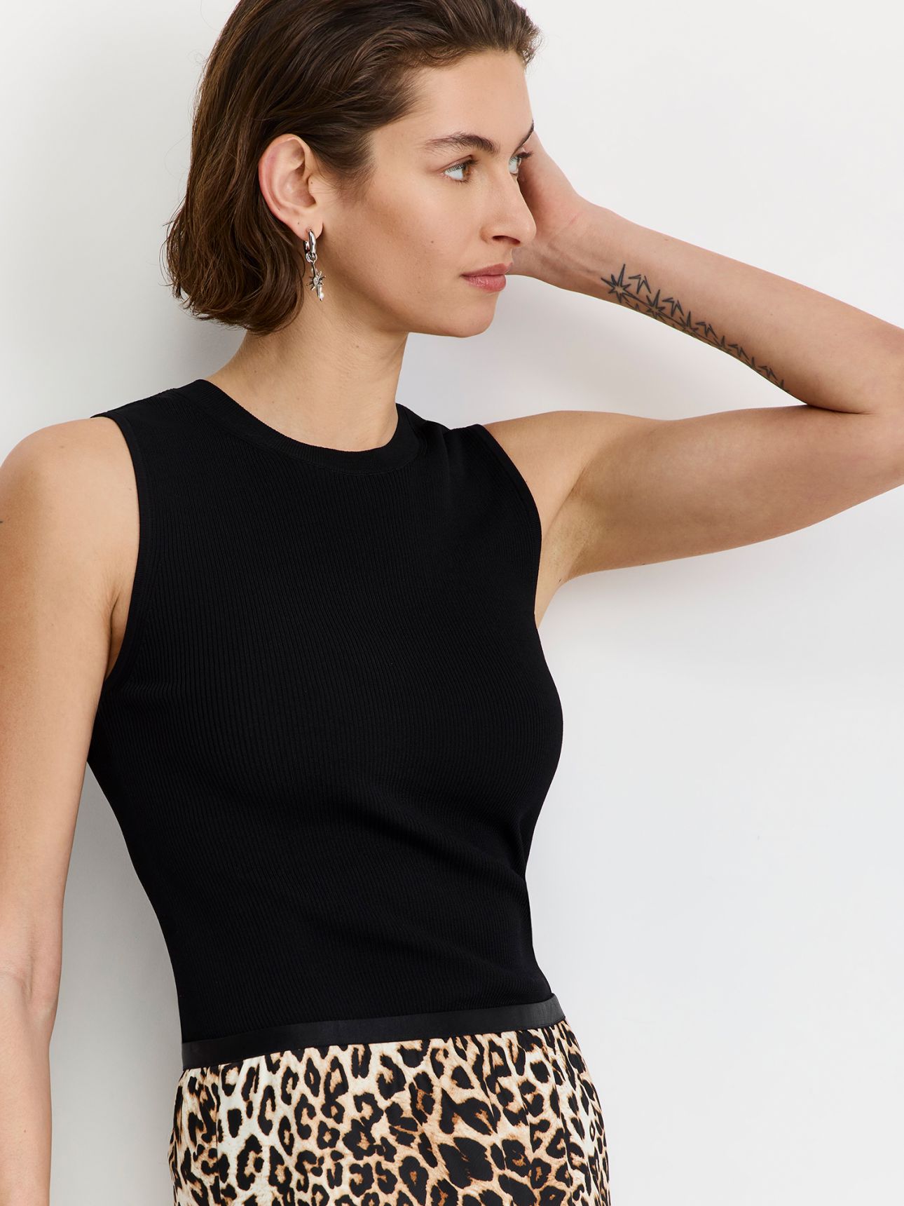 גופיה סרוגה