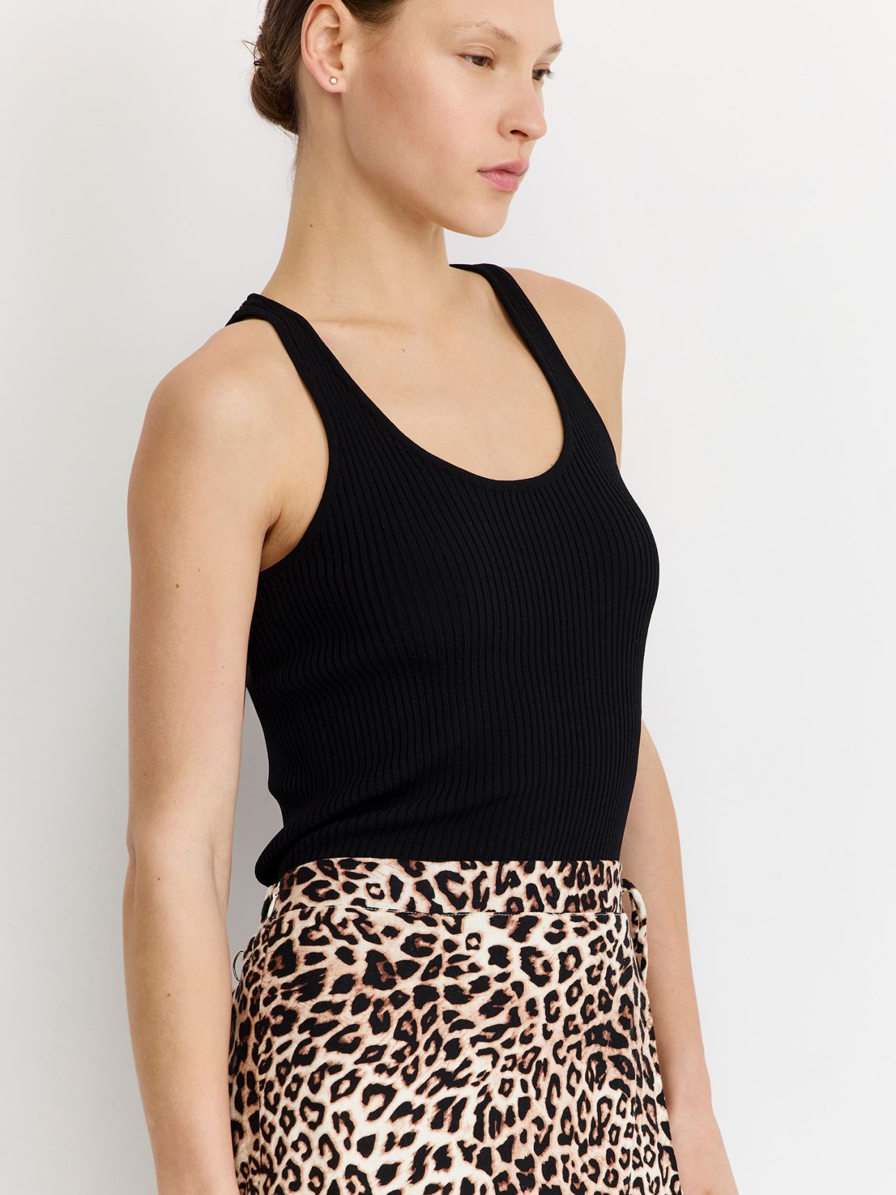 גופיה סרוגה