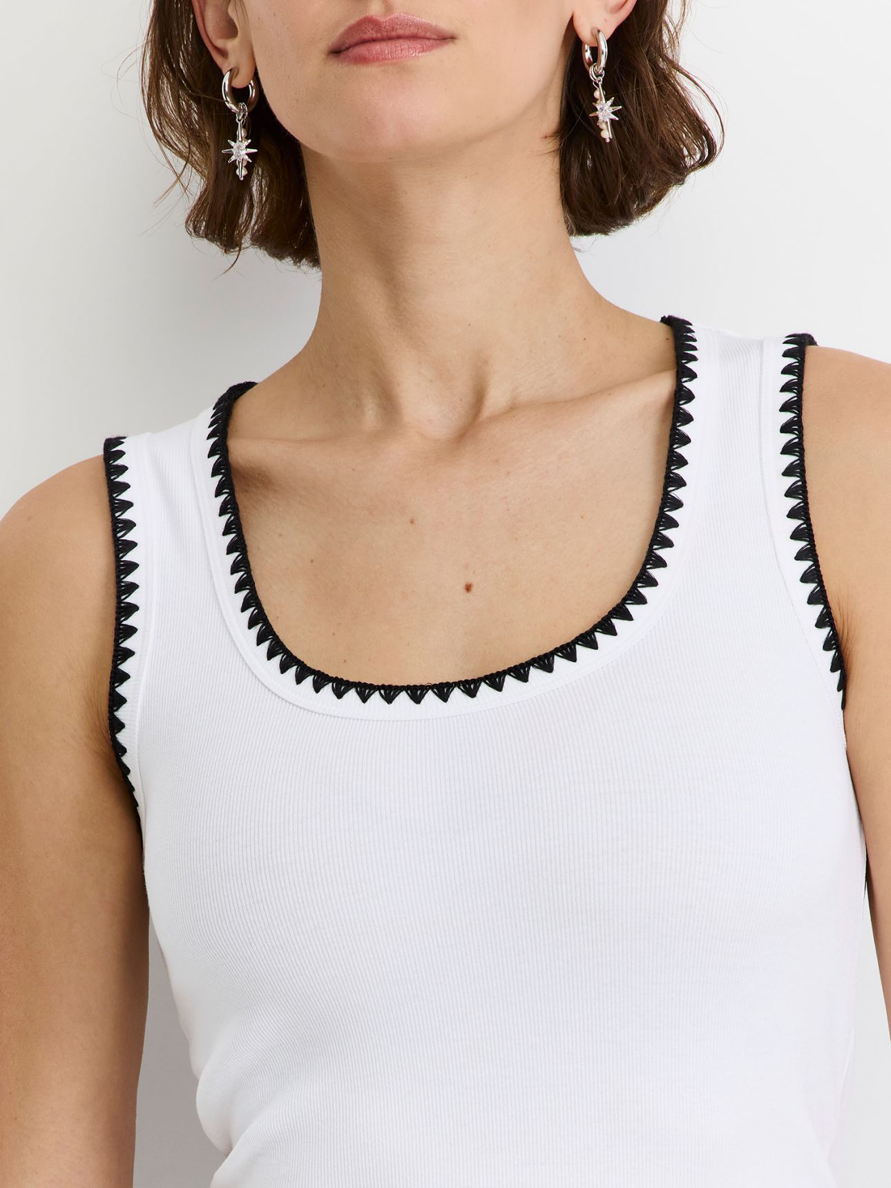 גופיית ריב עם רקמה