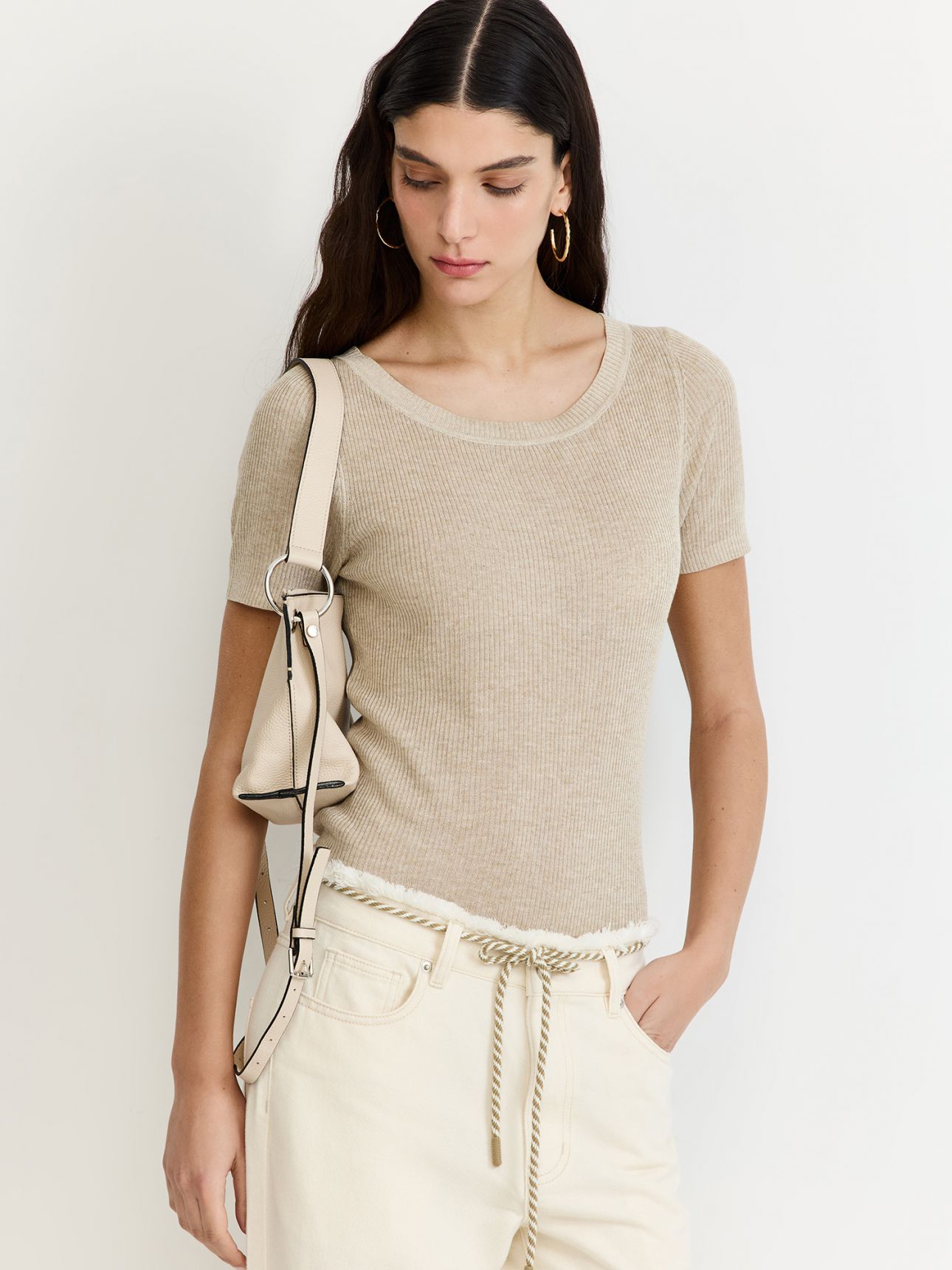 טופ סריג שרוול קצר