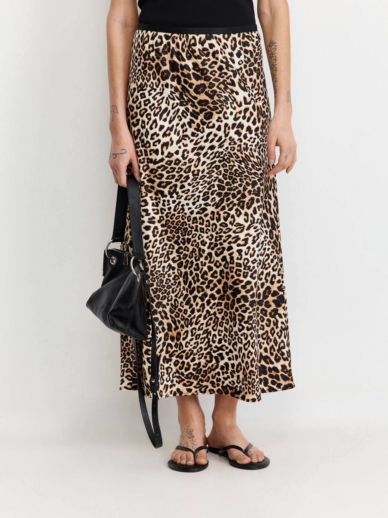 חצאית סאטן מותן אלסטית