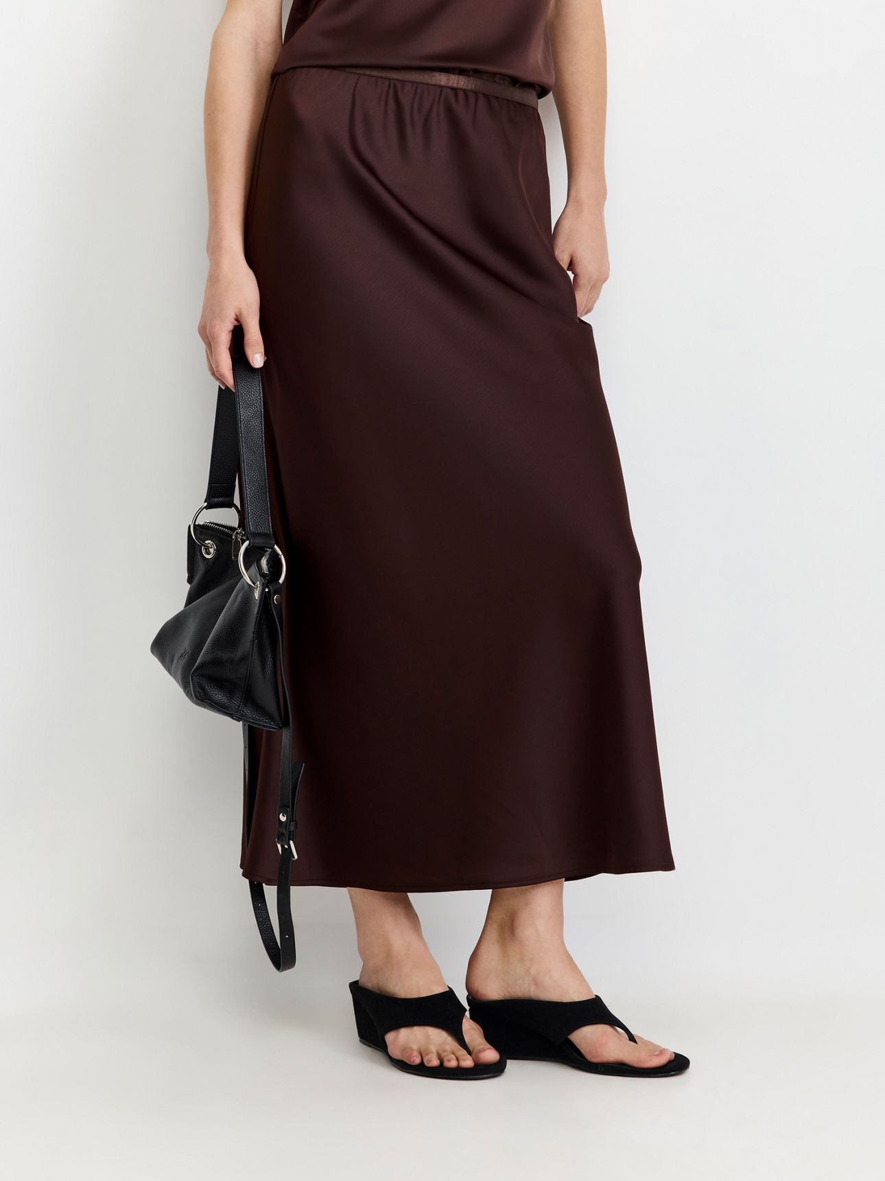 חצאית סאטן מותן אלסטית