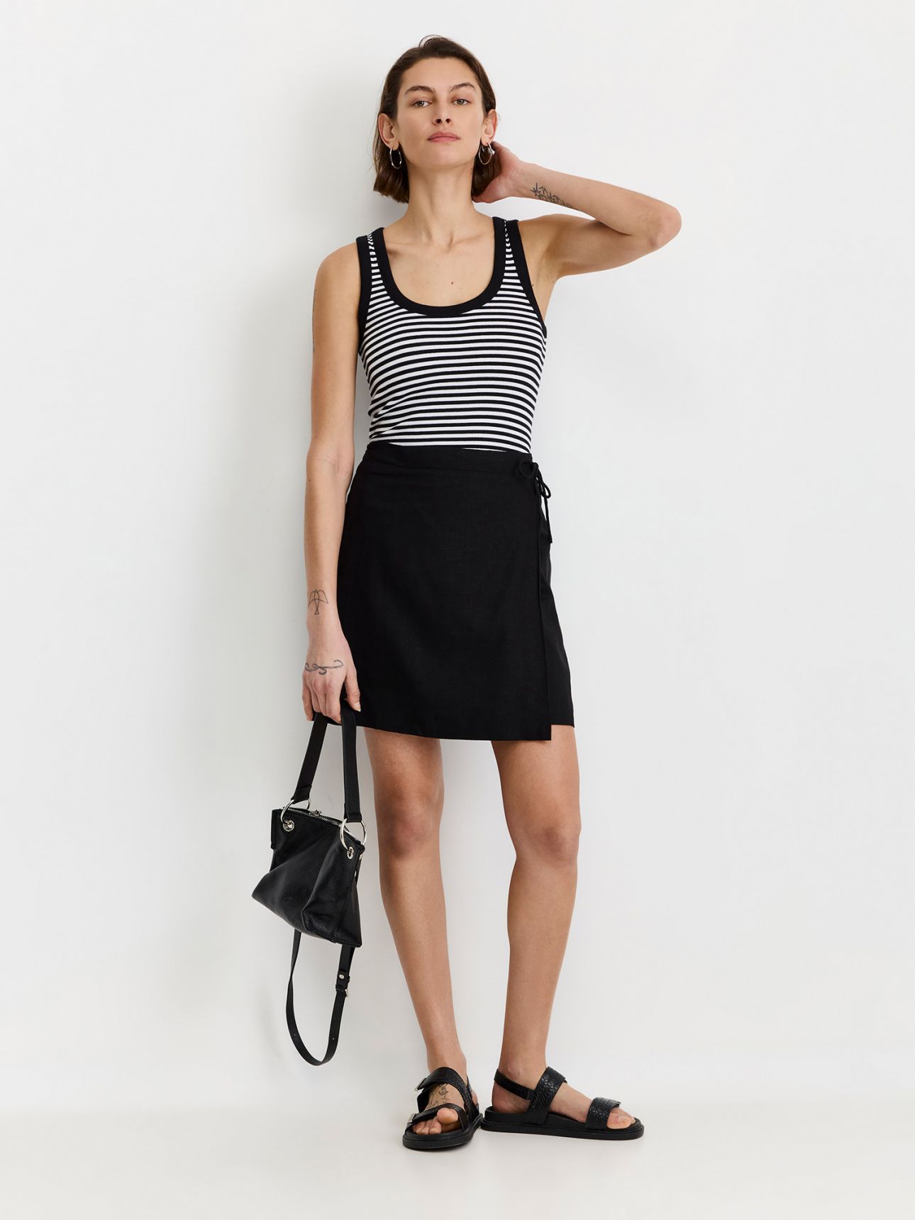 חצאית מיני מעטפת