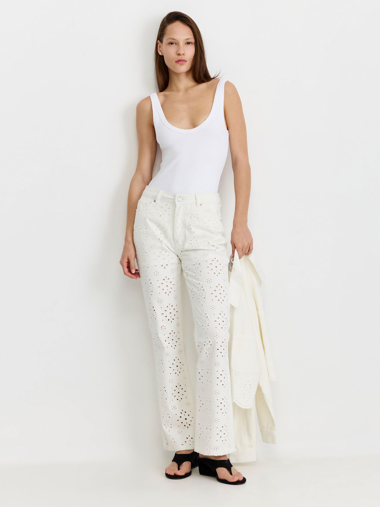 מכנסי כותנה רקומים