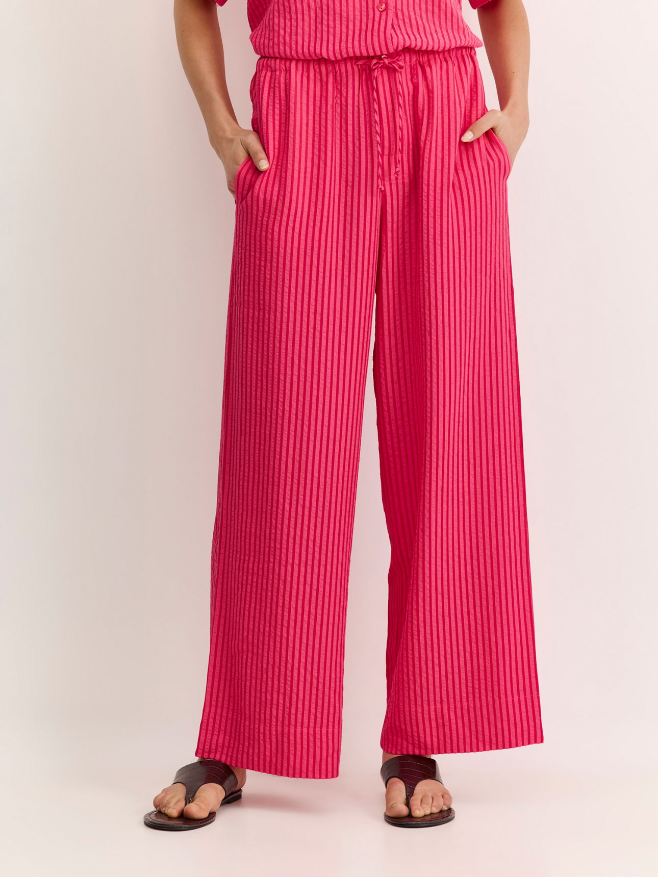 מכנסי סיר סאקר רגל רחבה