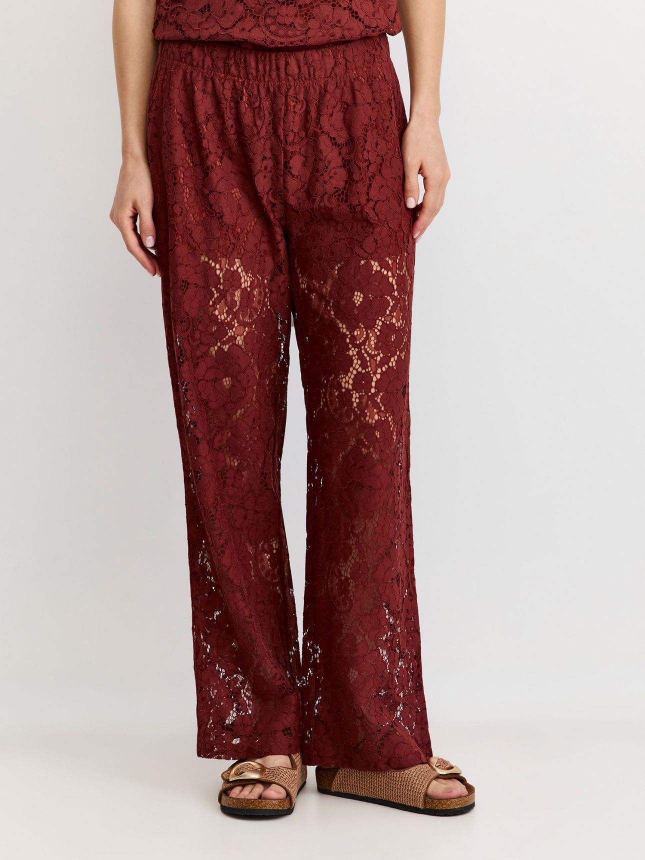 מכנסי תחרה מותן אלסטית