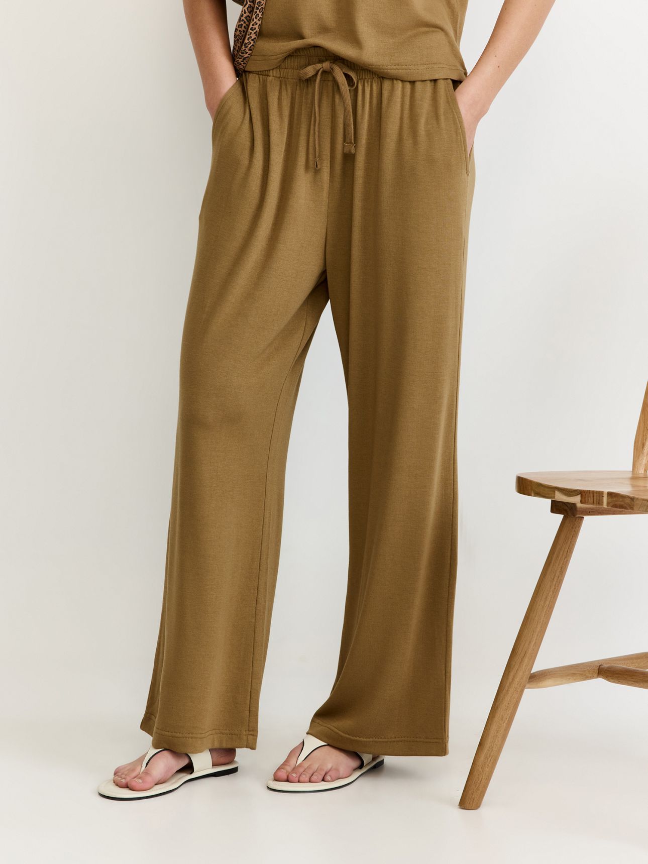 מכנסי ג’וגר רגל רחבה