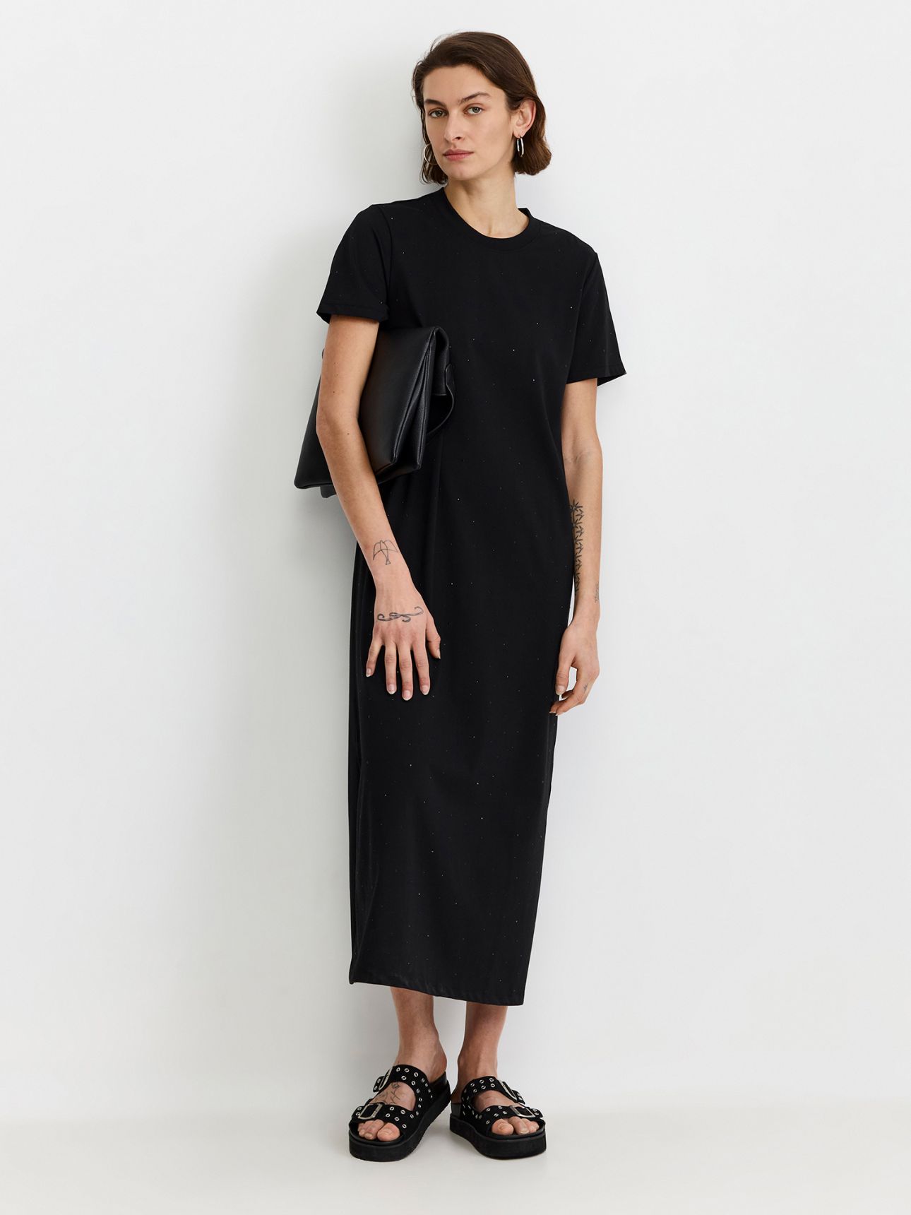 שמלת מידי משובצת אבנים