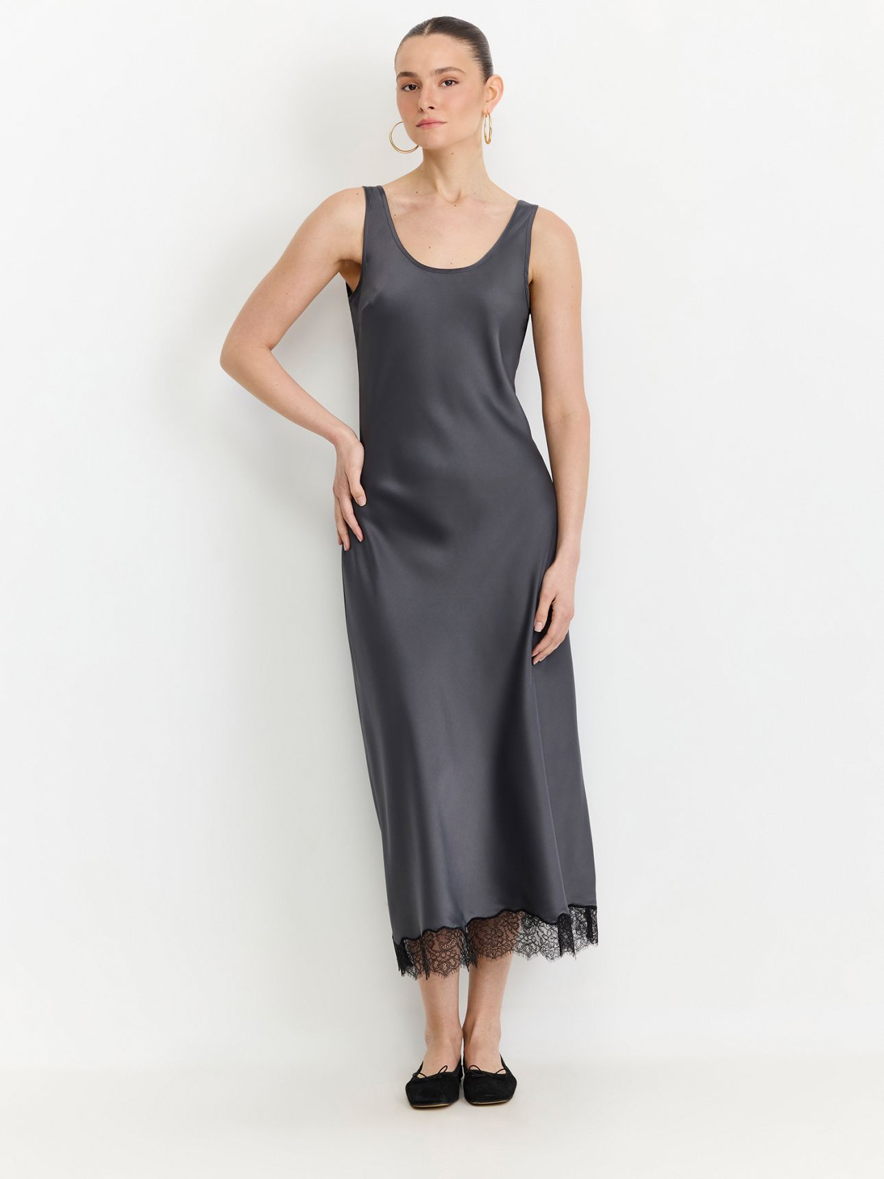 שמלת מקסי סאטן תחרה