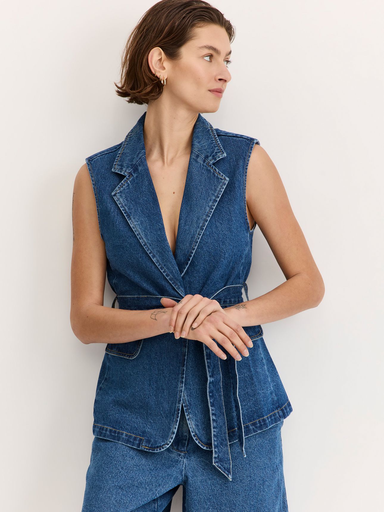 ווסט ג’ינס מחוייט