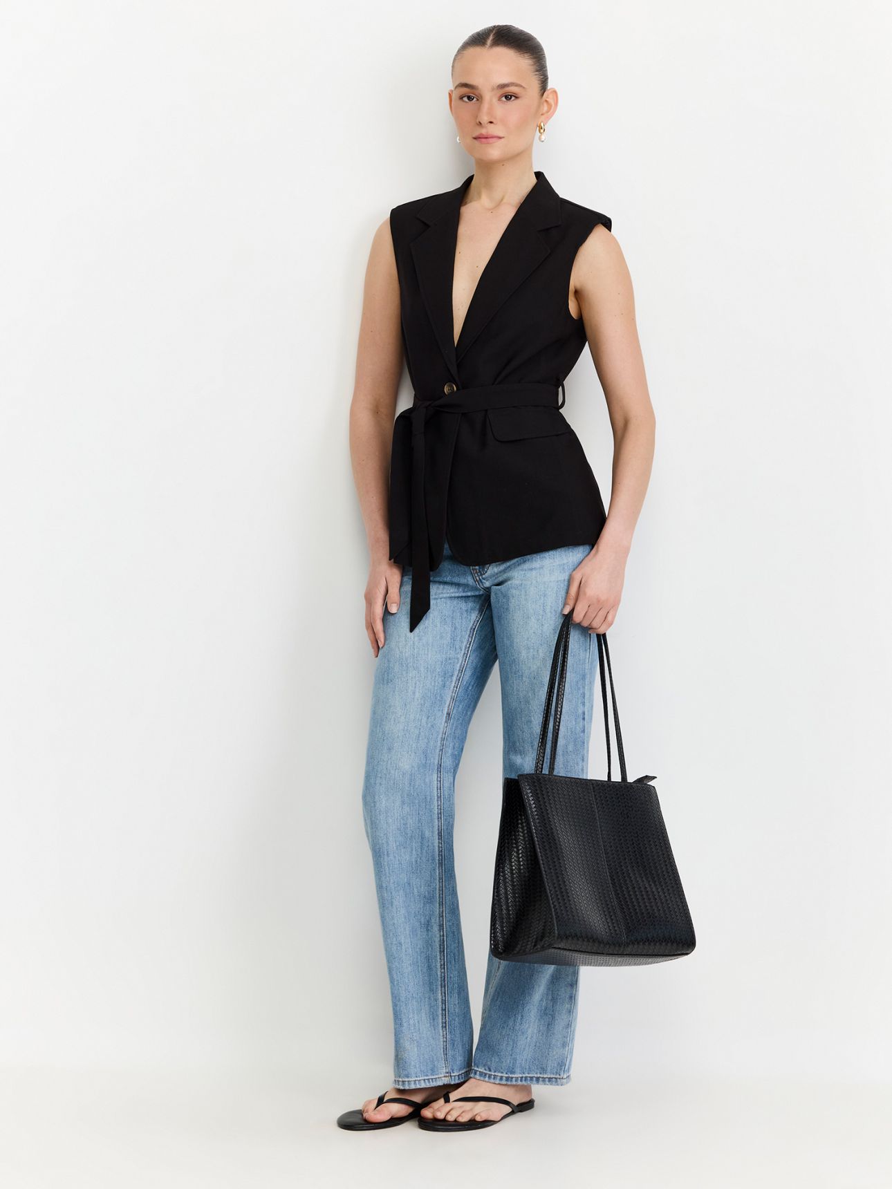 ווסט מחוייט עם חגורה