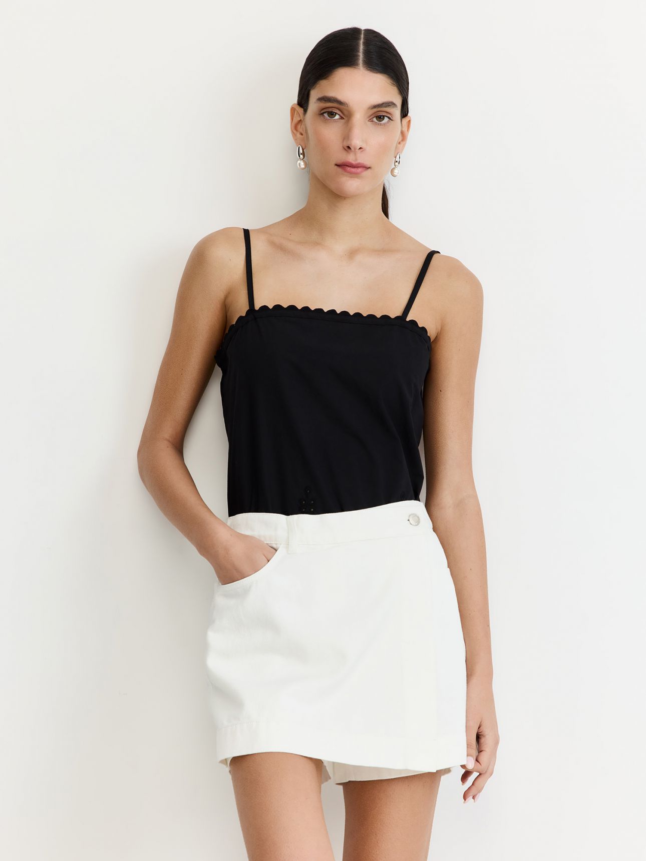 מכנסי חצאית ג’ינס לבן