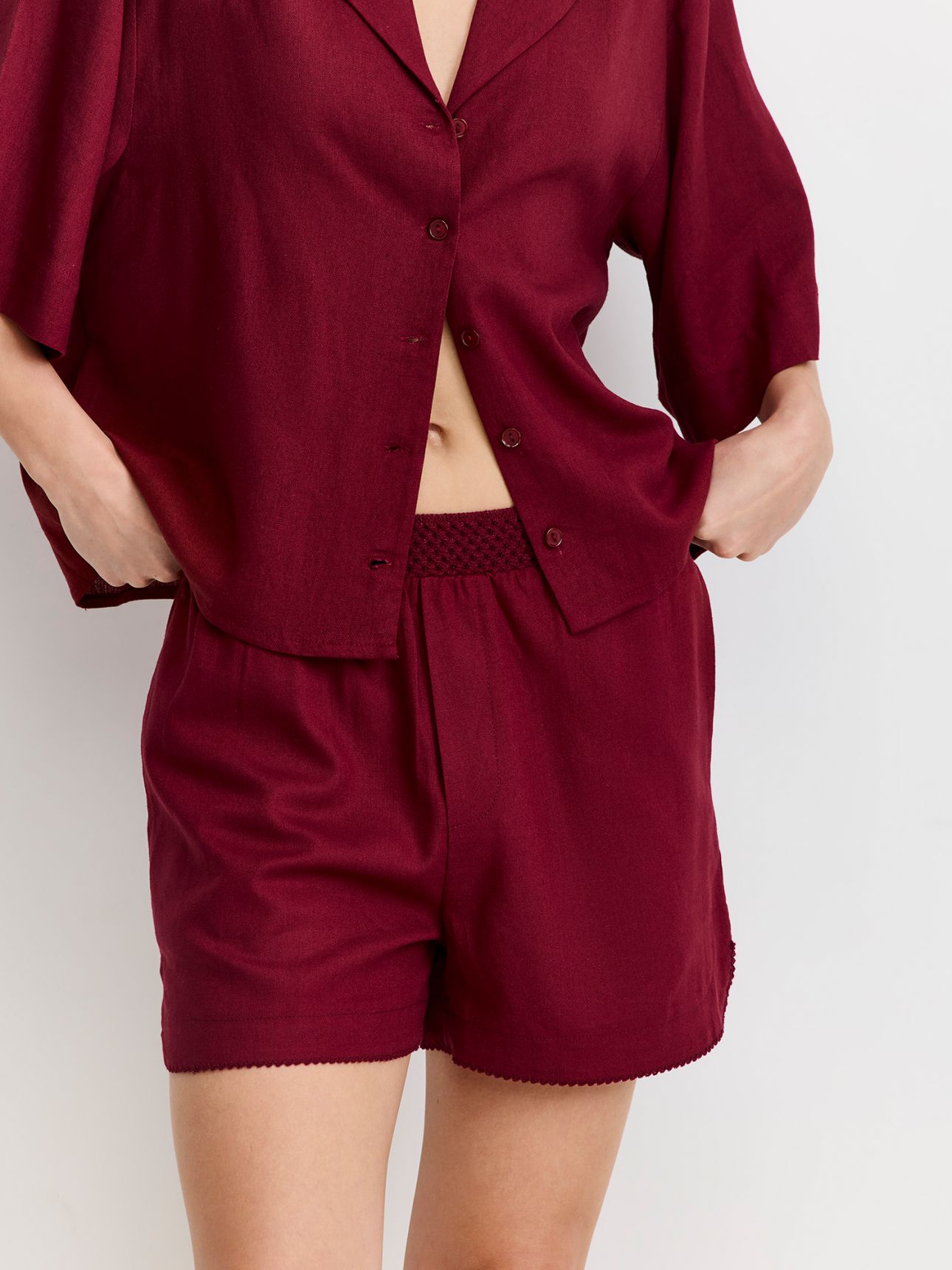 מכנסיים קצרים בשילוב פשתן