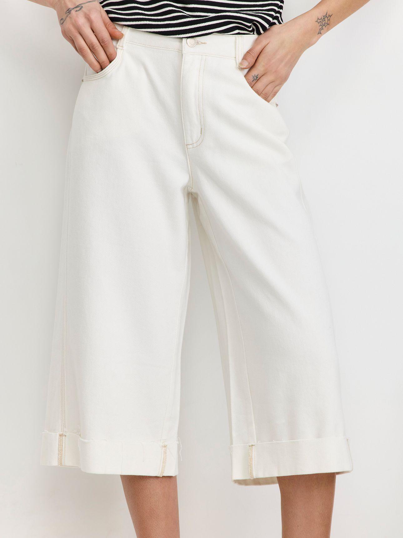 מכנסיי 7/8 רגל רחבה