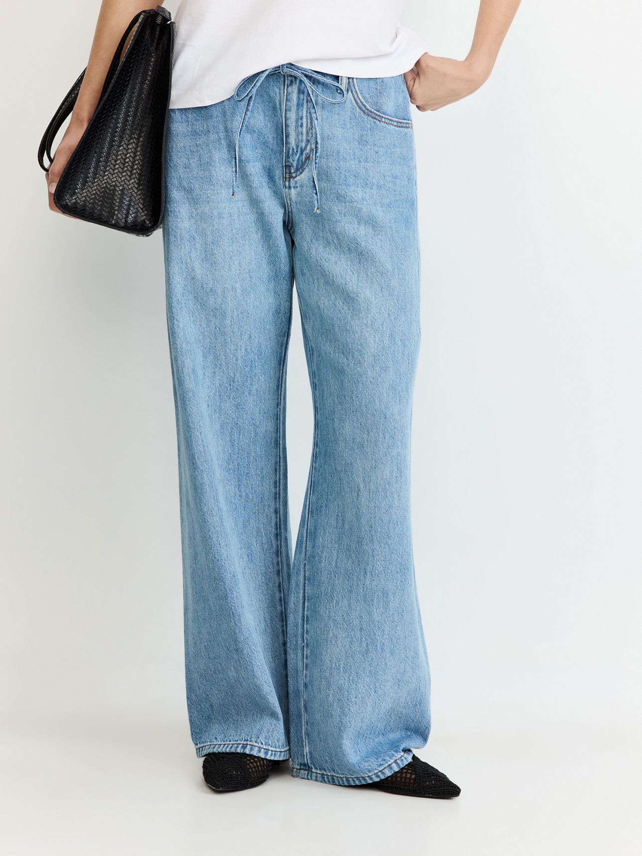 ג’ינס מותן אלסטית