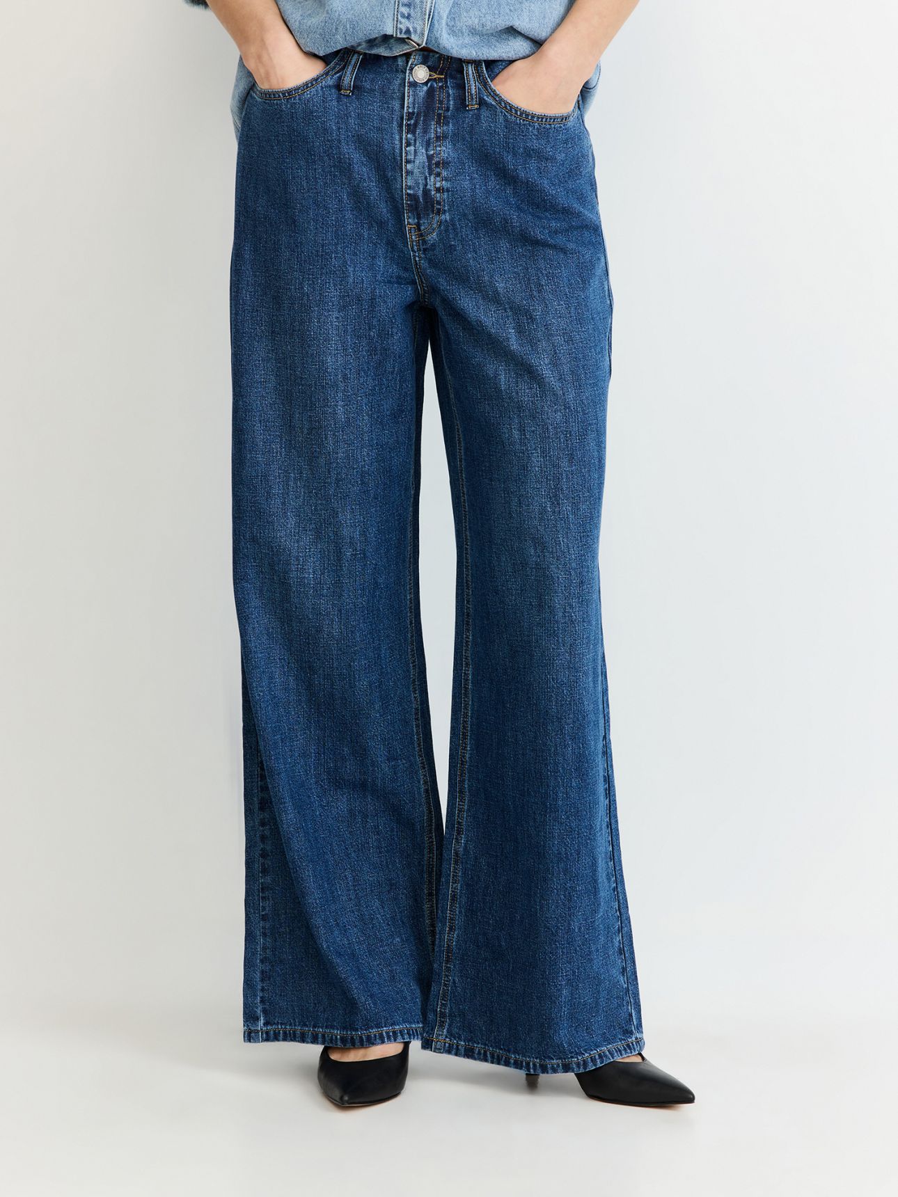 ג’ינס בתערובת פשתן