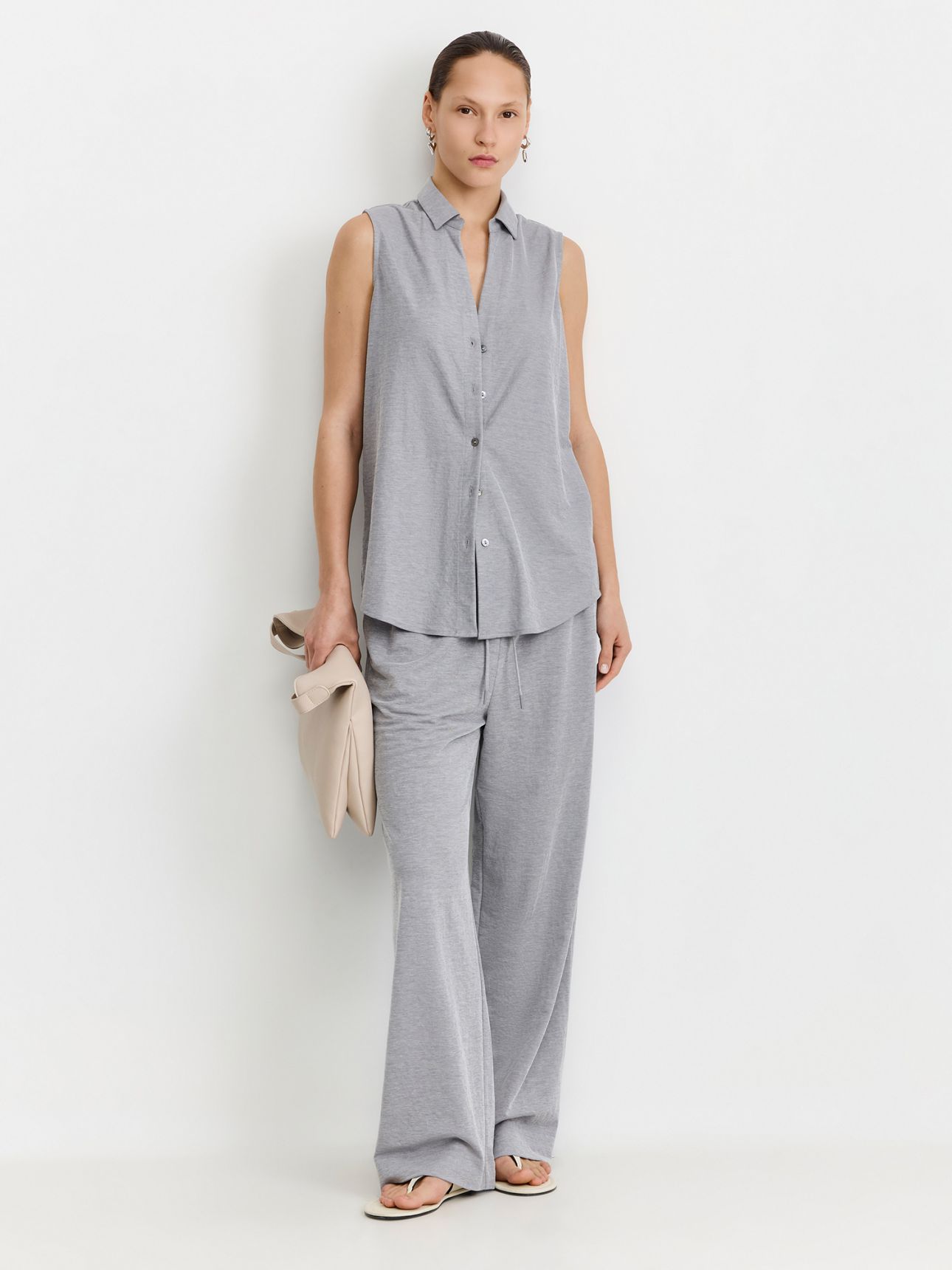 טוניקה ללא שרוול