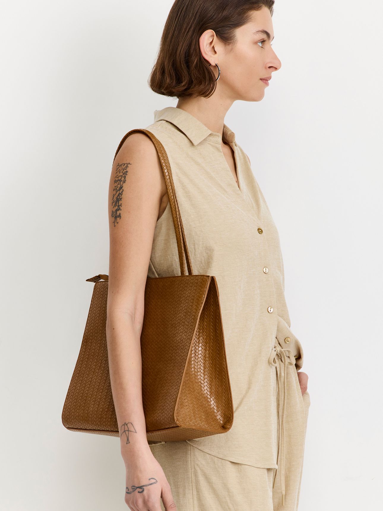 טוניקה ללא שרוול