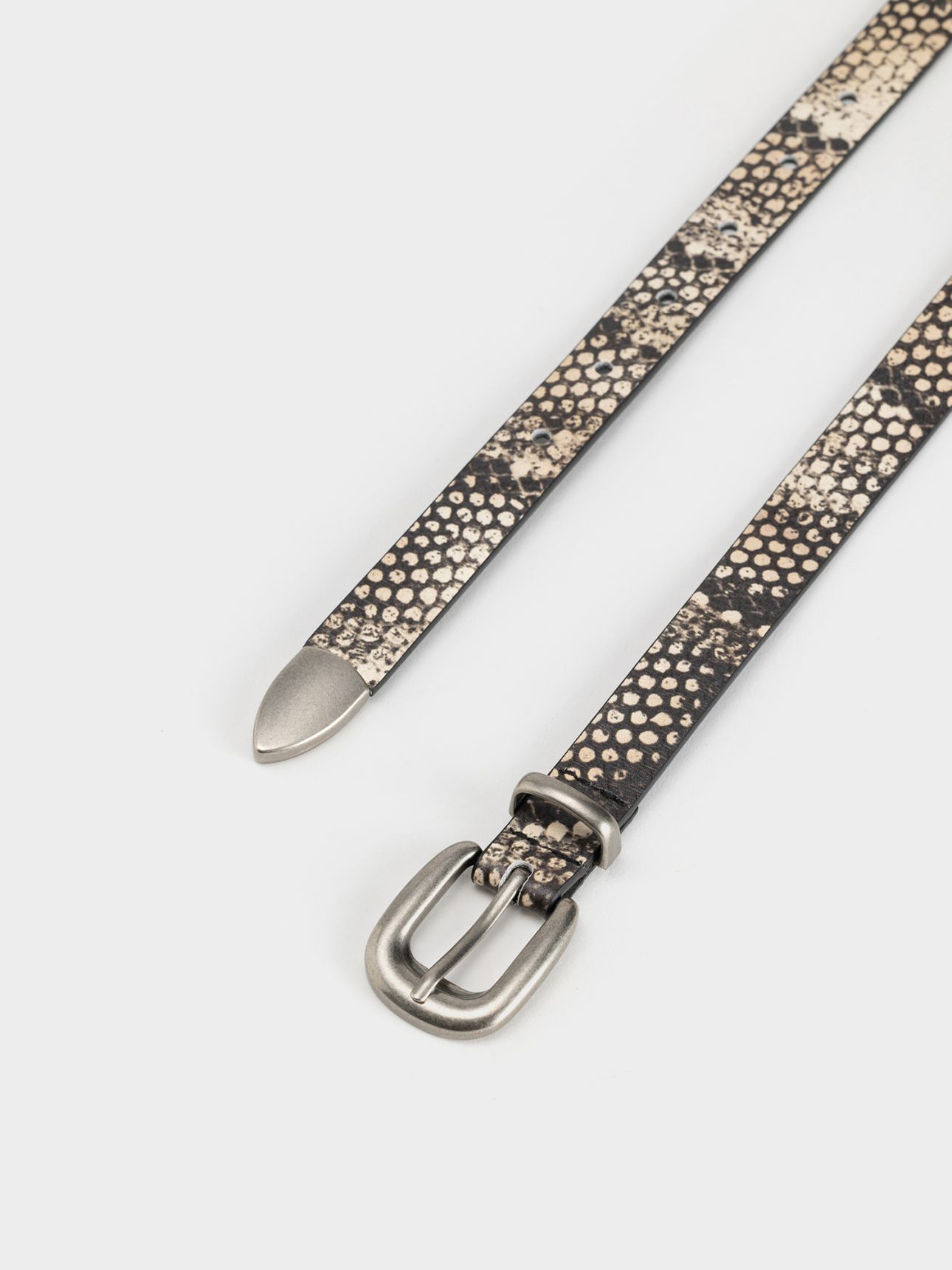 חגורת עור חייתית