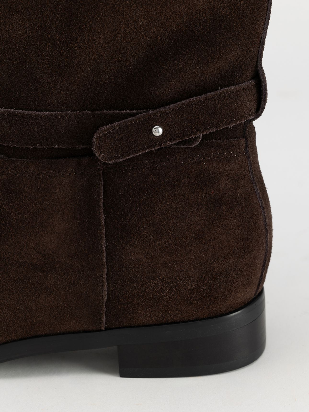 מגפי זמש גבוהים