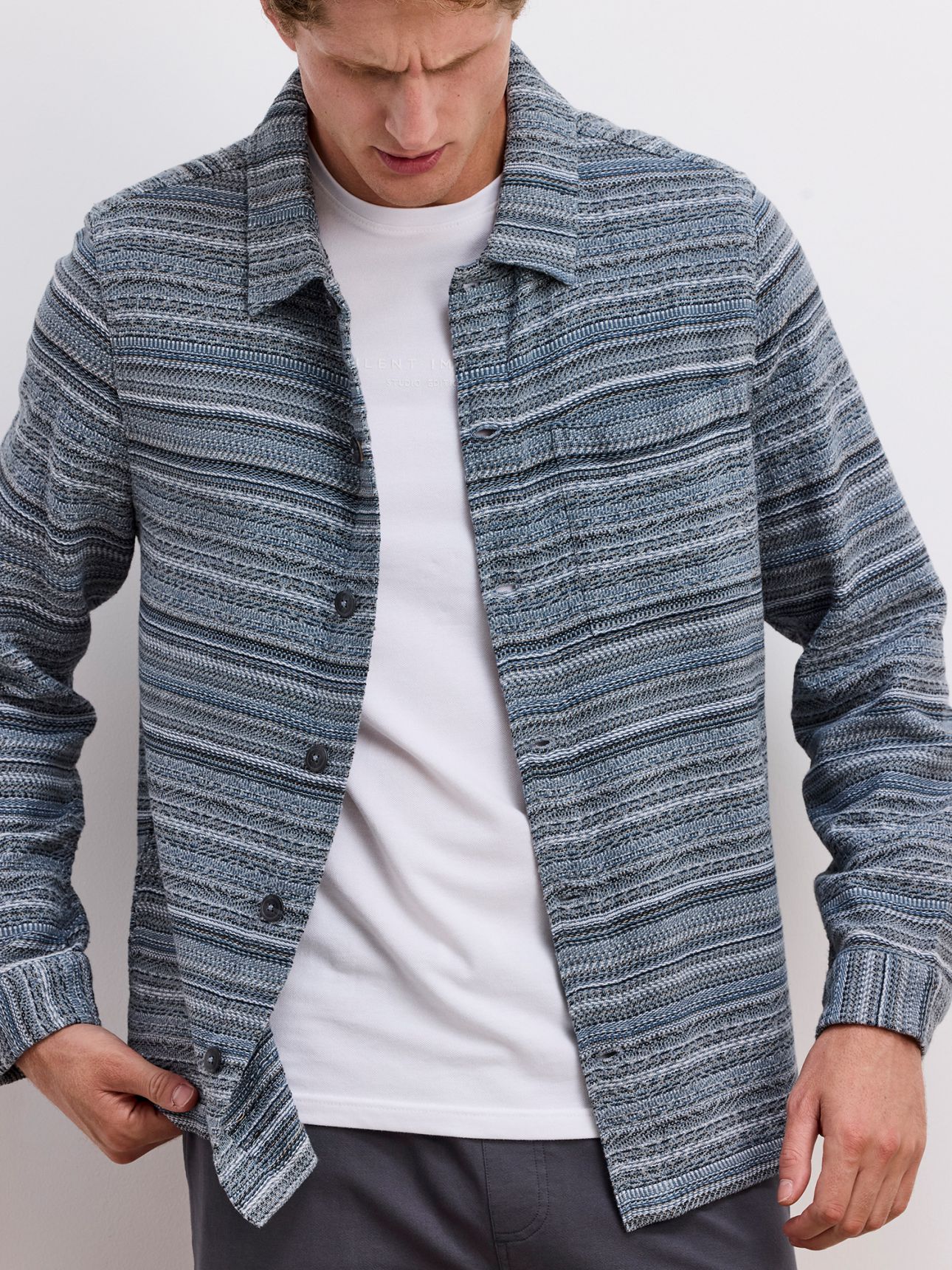 חולצת ג’קט פסים כחולים