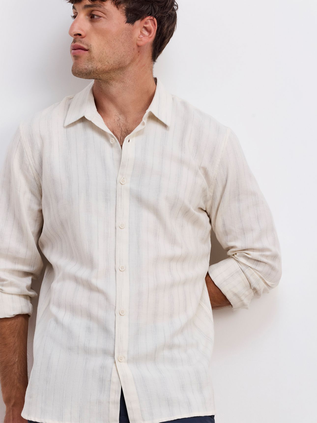 חולצה מכופתרת טקסטורת פסים