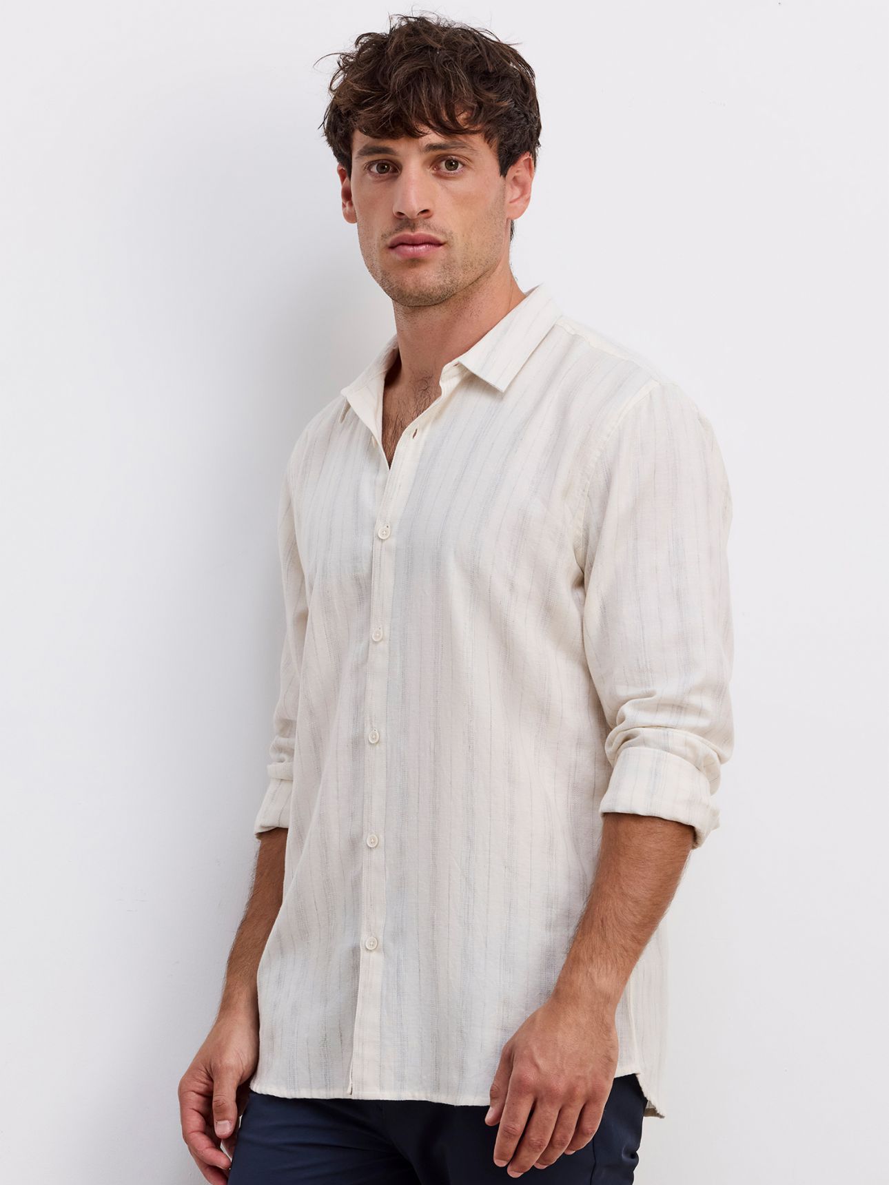 חולצה מכופתרת טקסטורת פסים