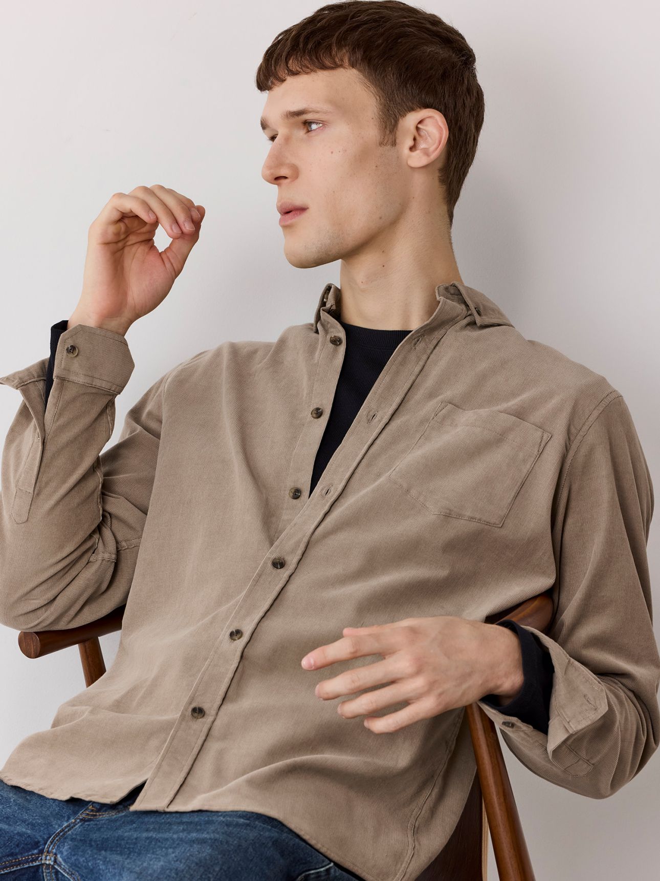 חולצה מכופתרת קורדרוי חלקה