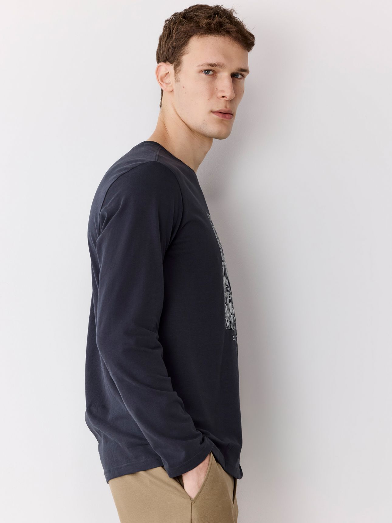 טי שירט ארוכה עם דפוס טבע